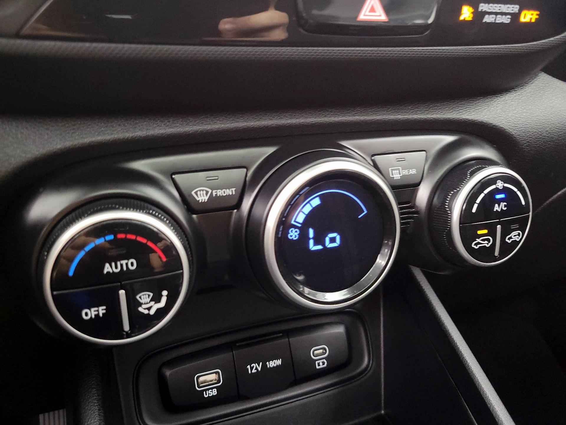 Thumbnail: 2023 Hyundai Venue - 16