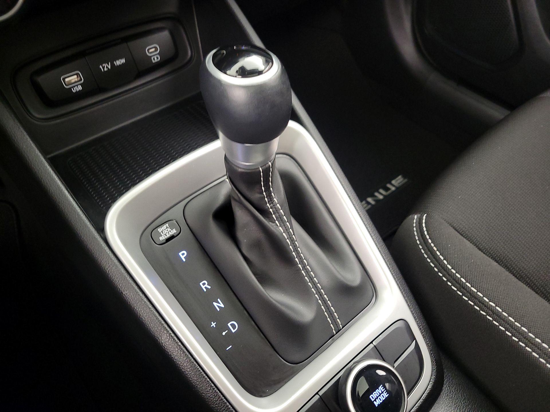 Thumbnail: 2023 Hyundai Venue - 17