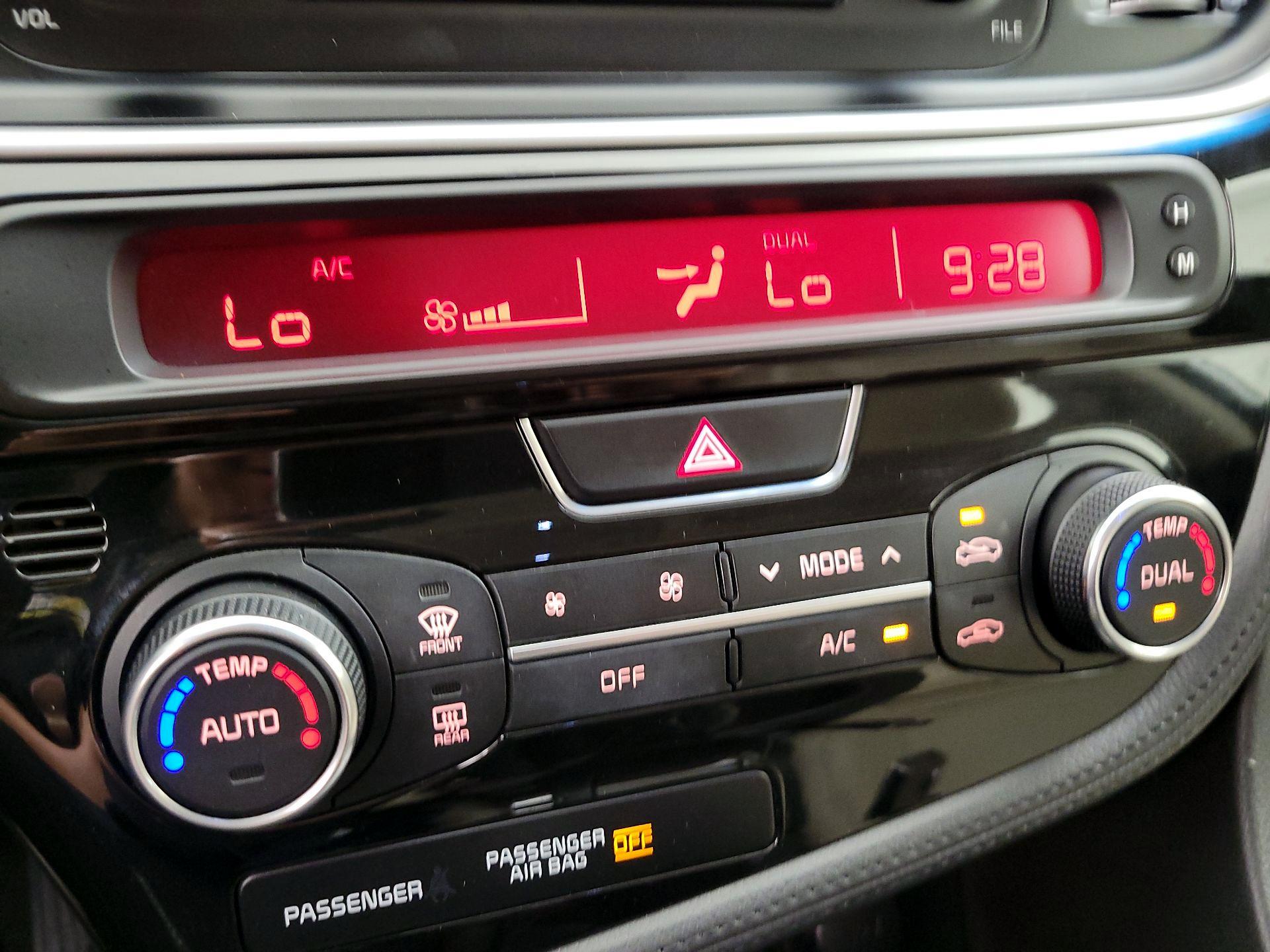 Thumbnail: 2015 Kia Optima - 15