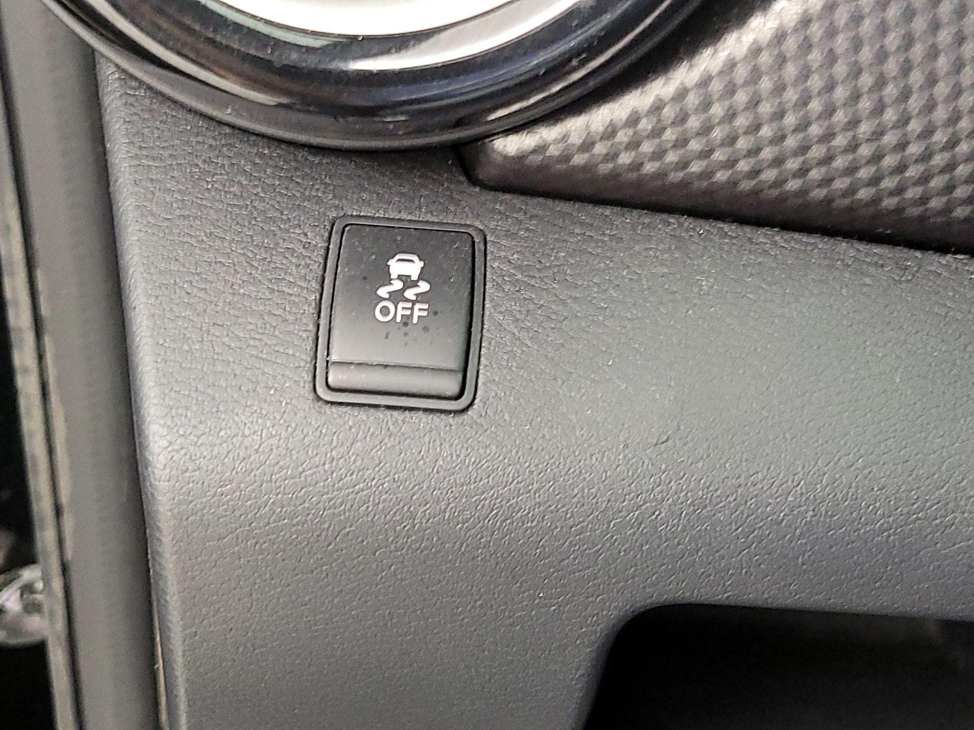 Thumbnail: 2018 Nissan Kicks - 13