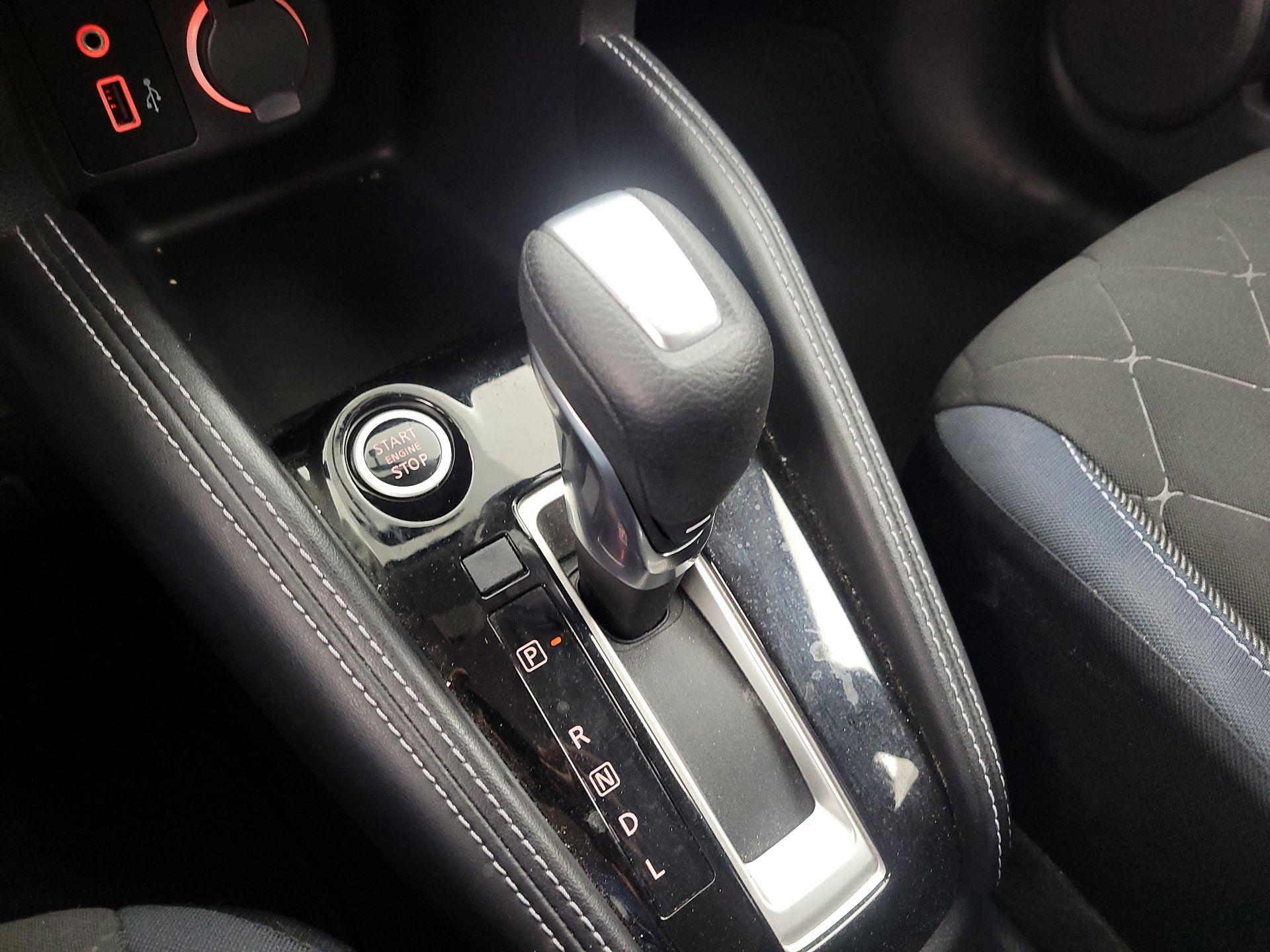 Thumbnail: 2018 Nissan Kicks - 17