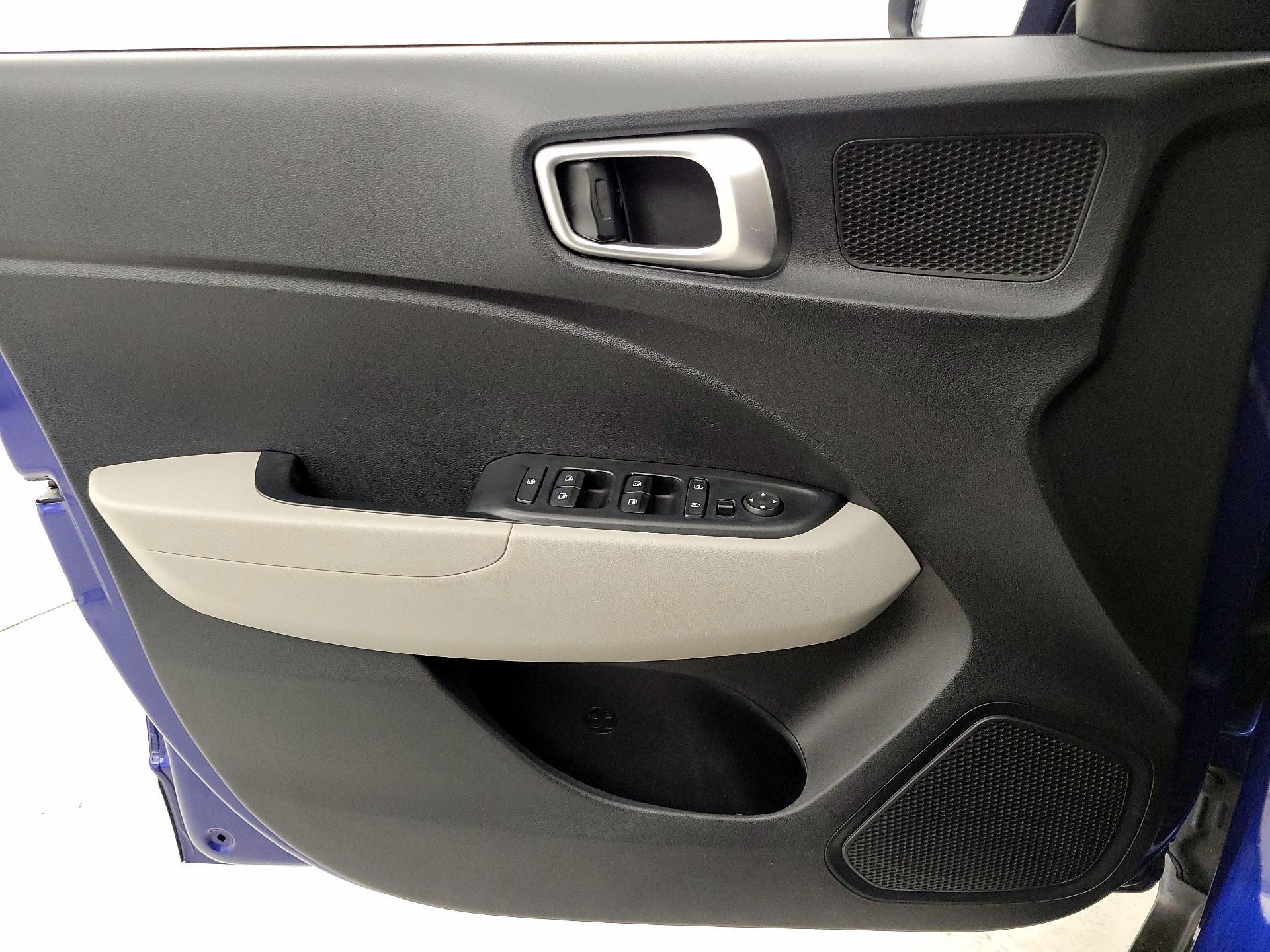 Thumbnail: 2021 Hyundai Venue - 12