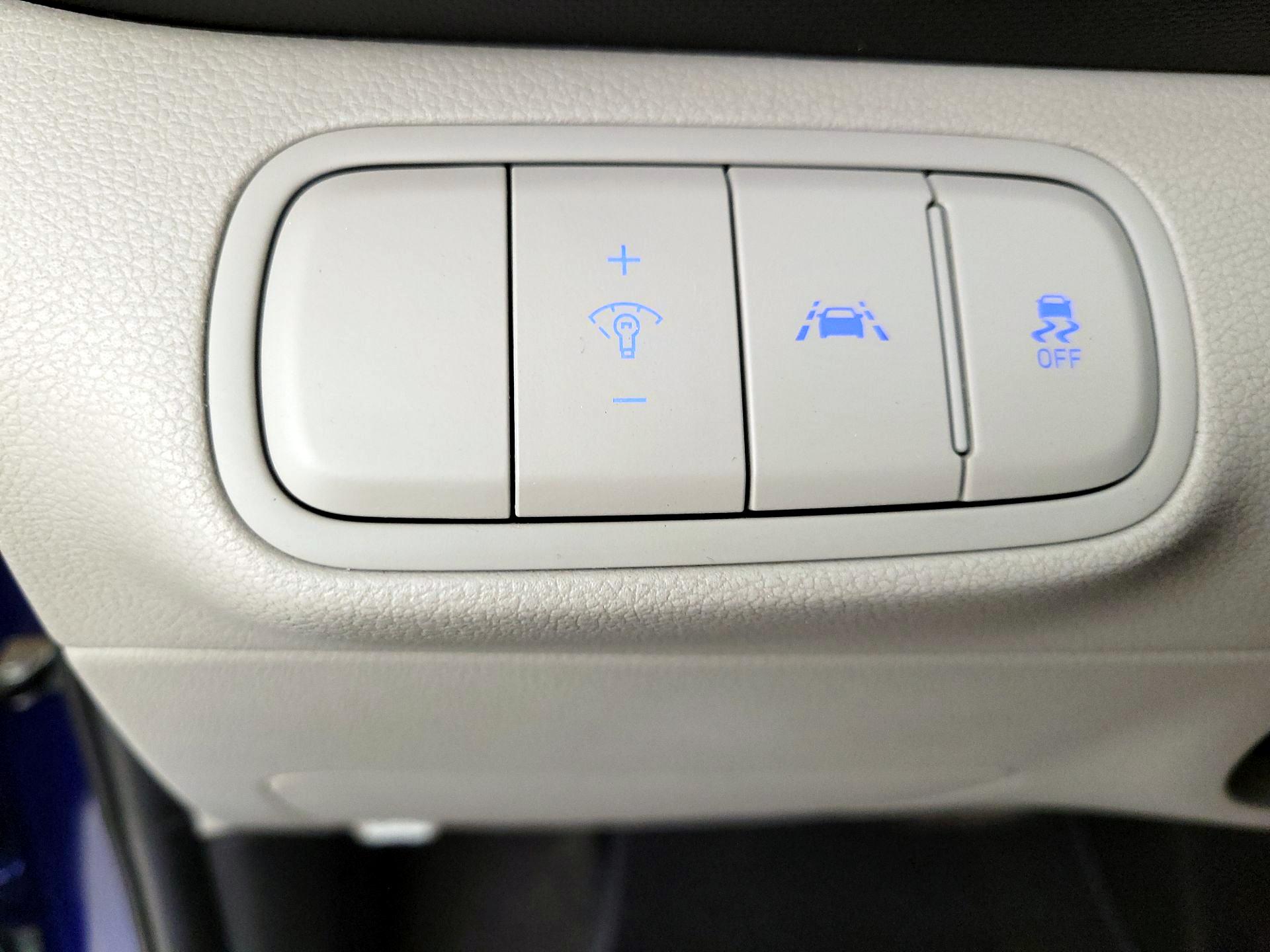 Thumbnail: 2021 Hyundai Venue - 13