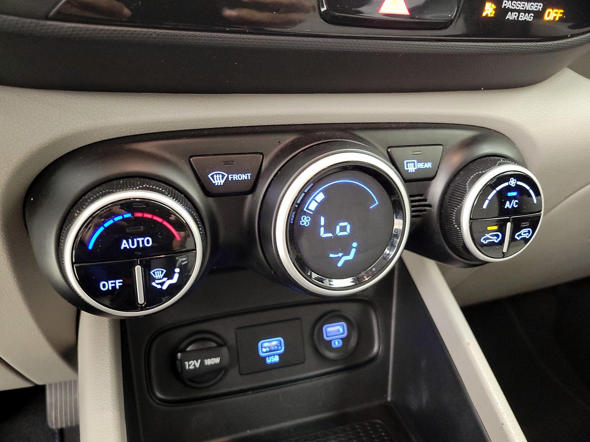 Thumbnail: 2021 Hyundai Venue - 16