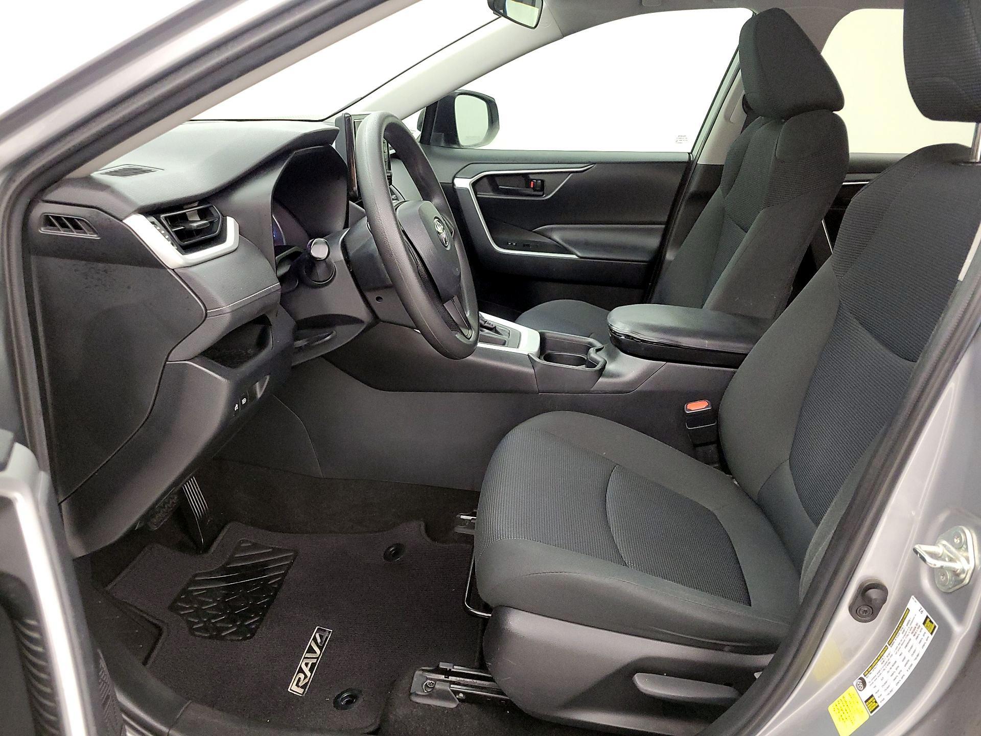 Thumbnail: 2019 Toyota RAV4 - 11