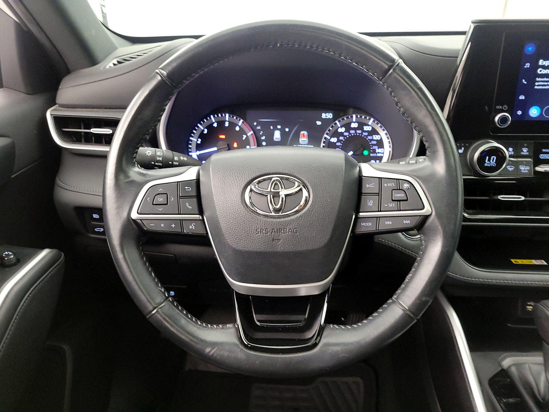 Thumbnail: 2023 Toyota Highlander - 10