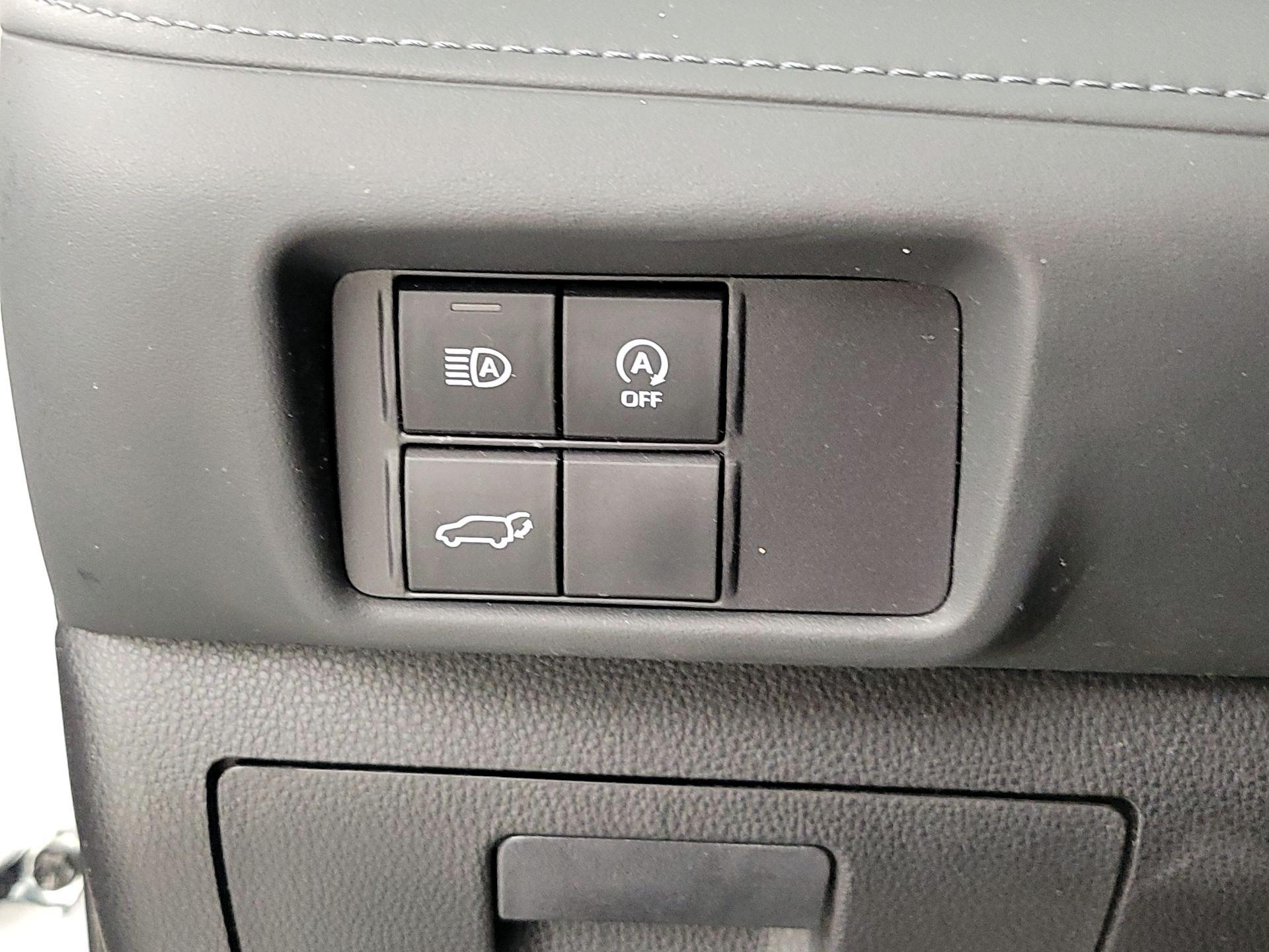 Thumbnail: 2023 Toyota Highlander - 13