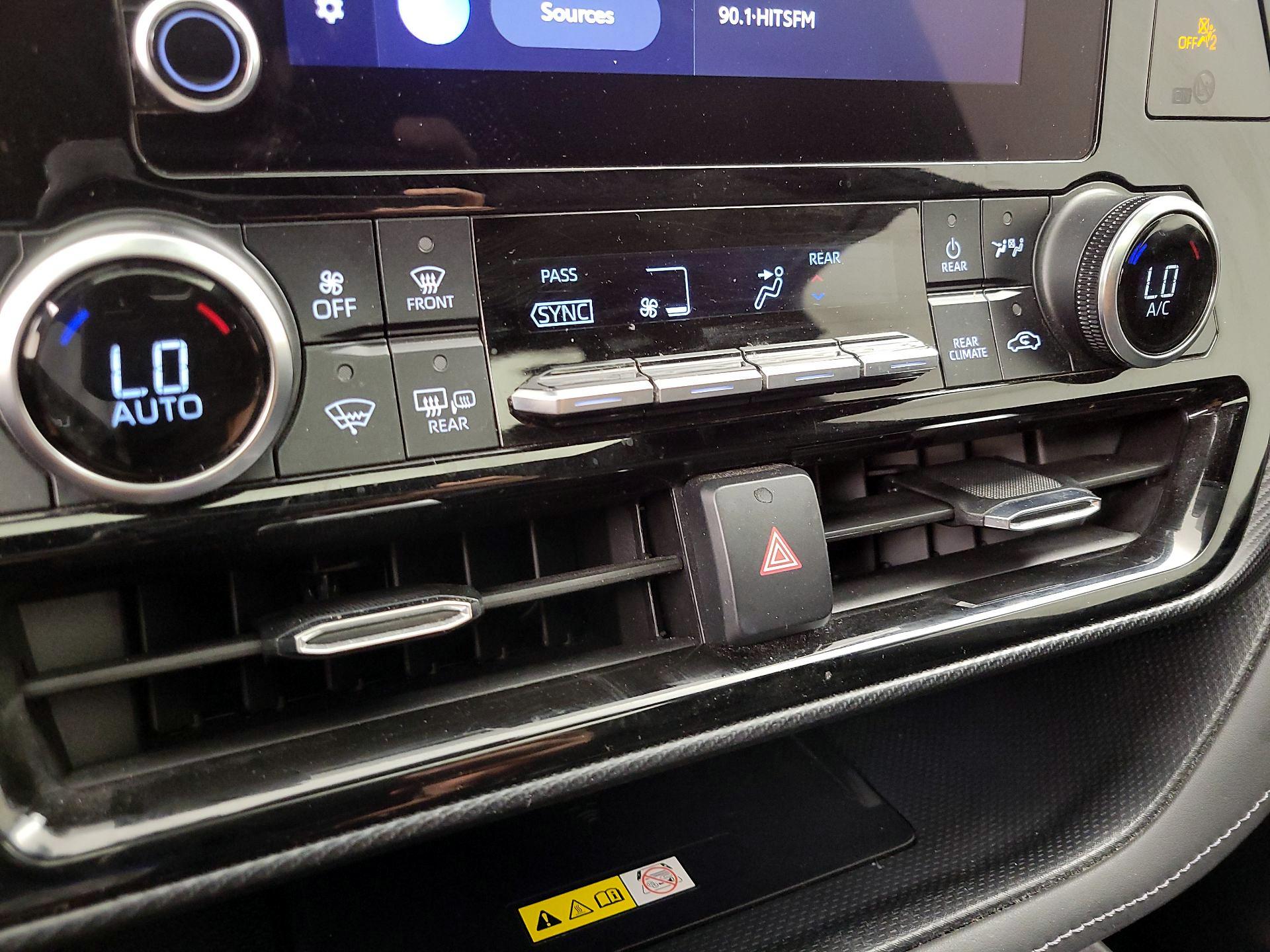 Thumbnail: 2023 Toyota Highlander - 16