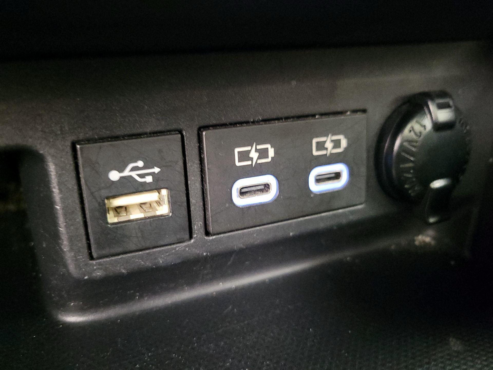 Thumbnail: 2023 Toyota Highlander - 18