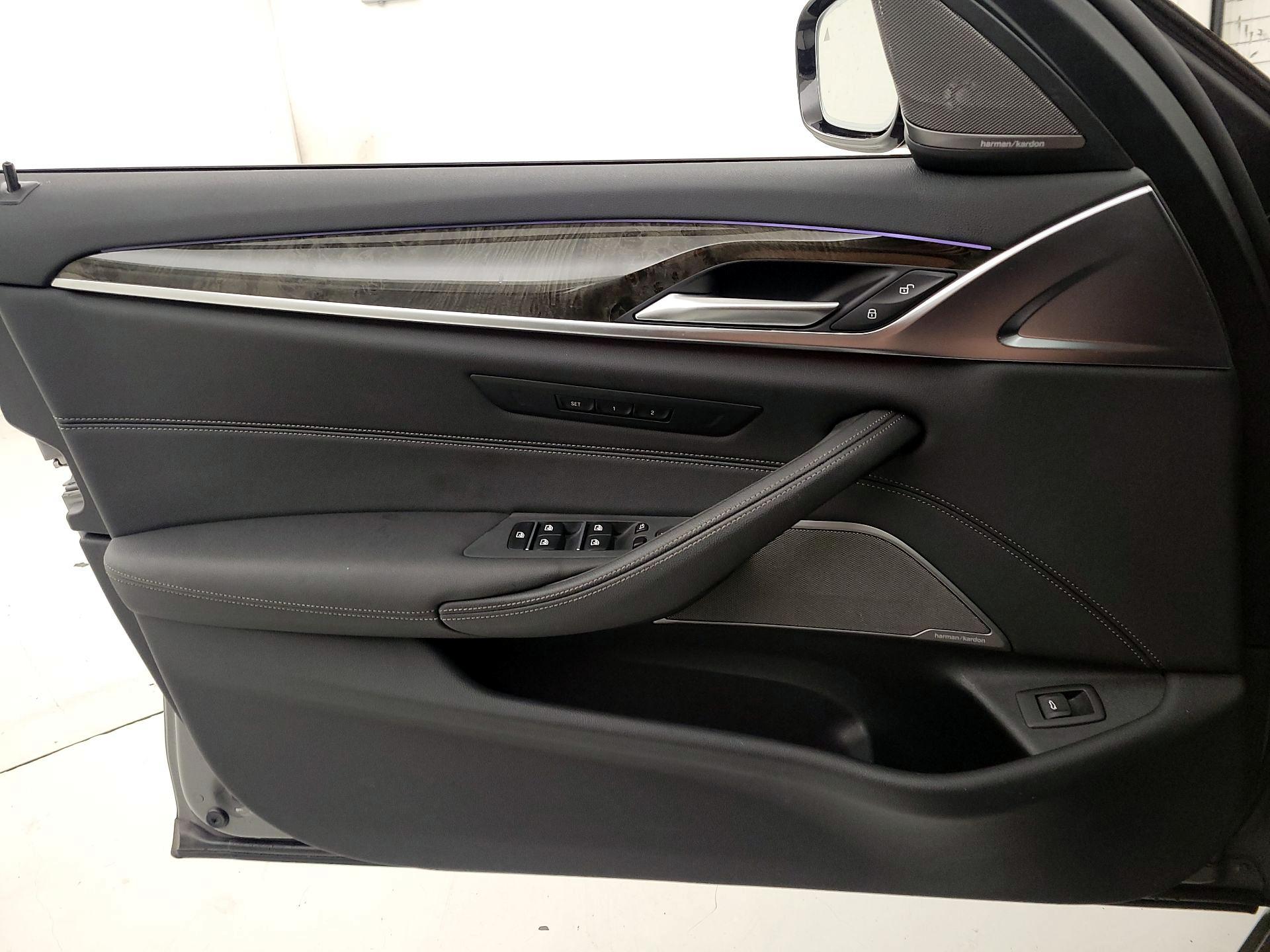 Thumbnail: 2022 BMW 5 Series - 12