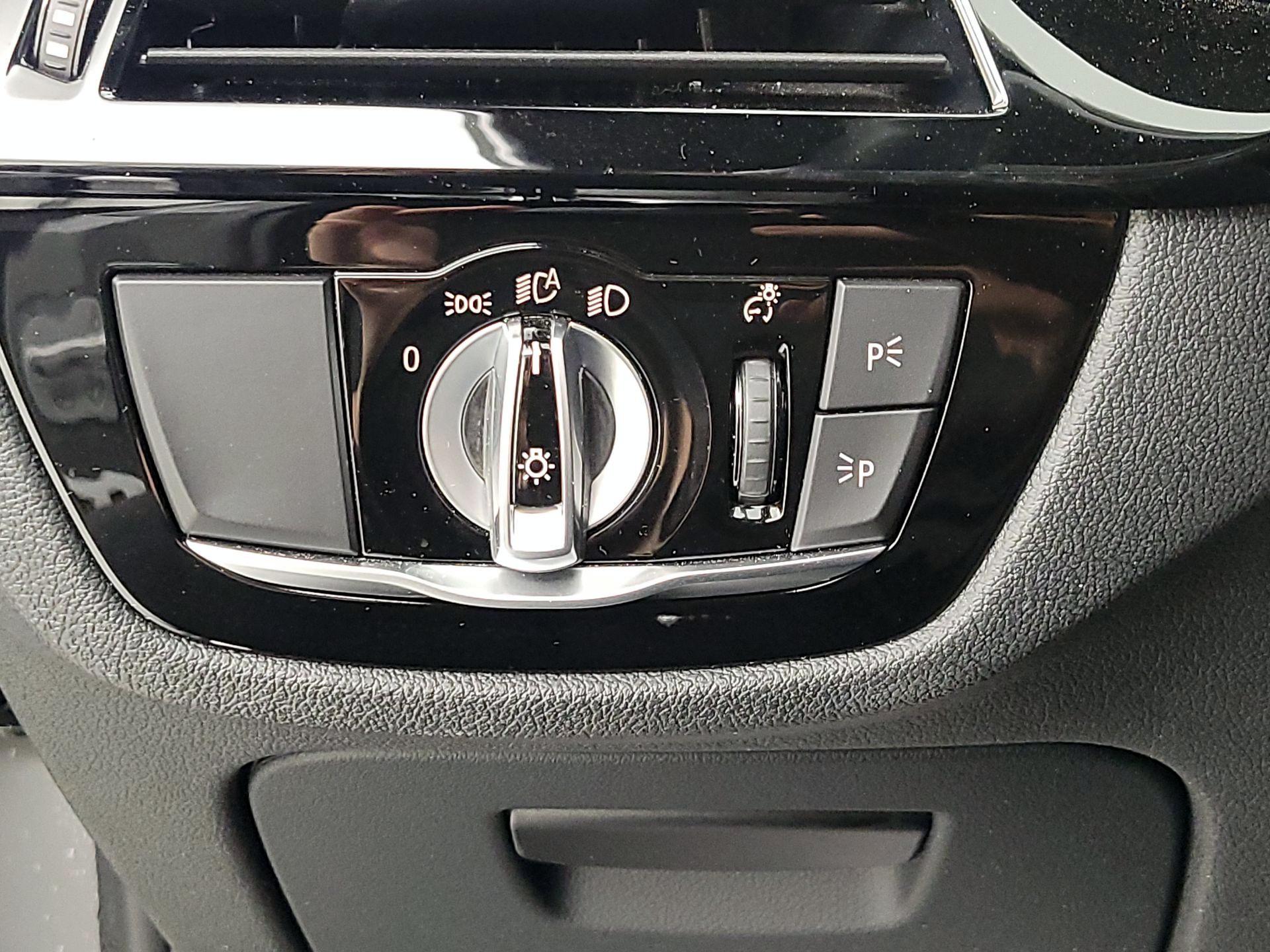 Thumbnail: 2022 BMW 5 Series - 13