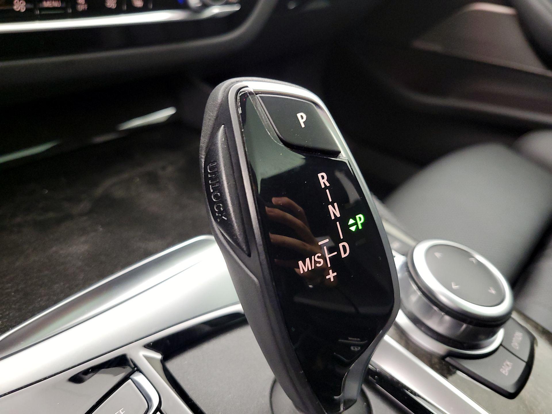 Thumbnail: 2022 BMW 5 Series - 18