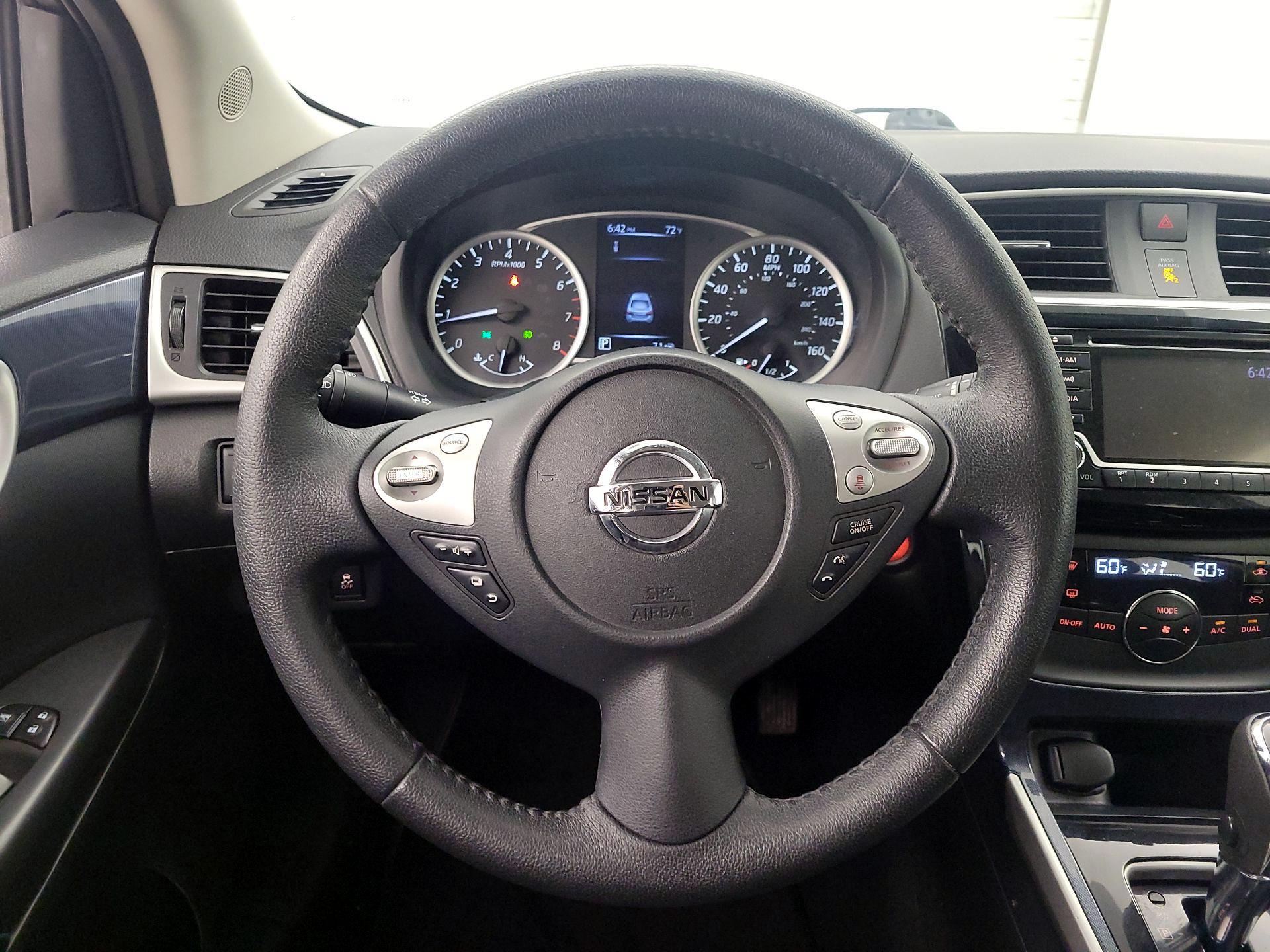 Thumbnail: 2018 Nissan Sentra - 10