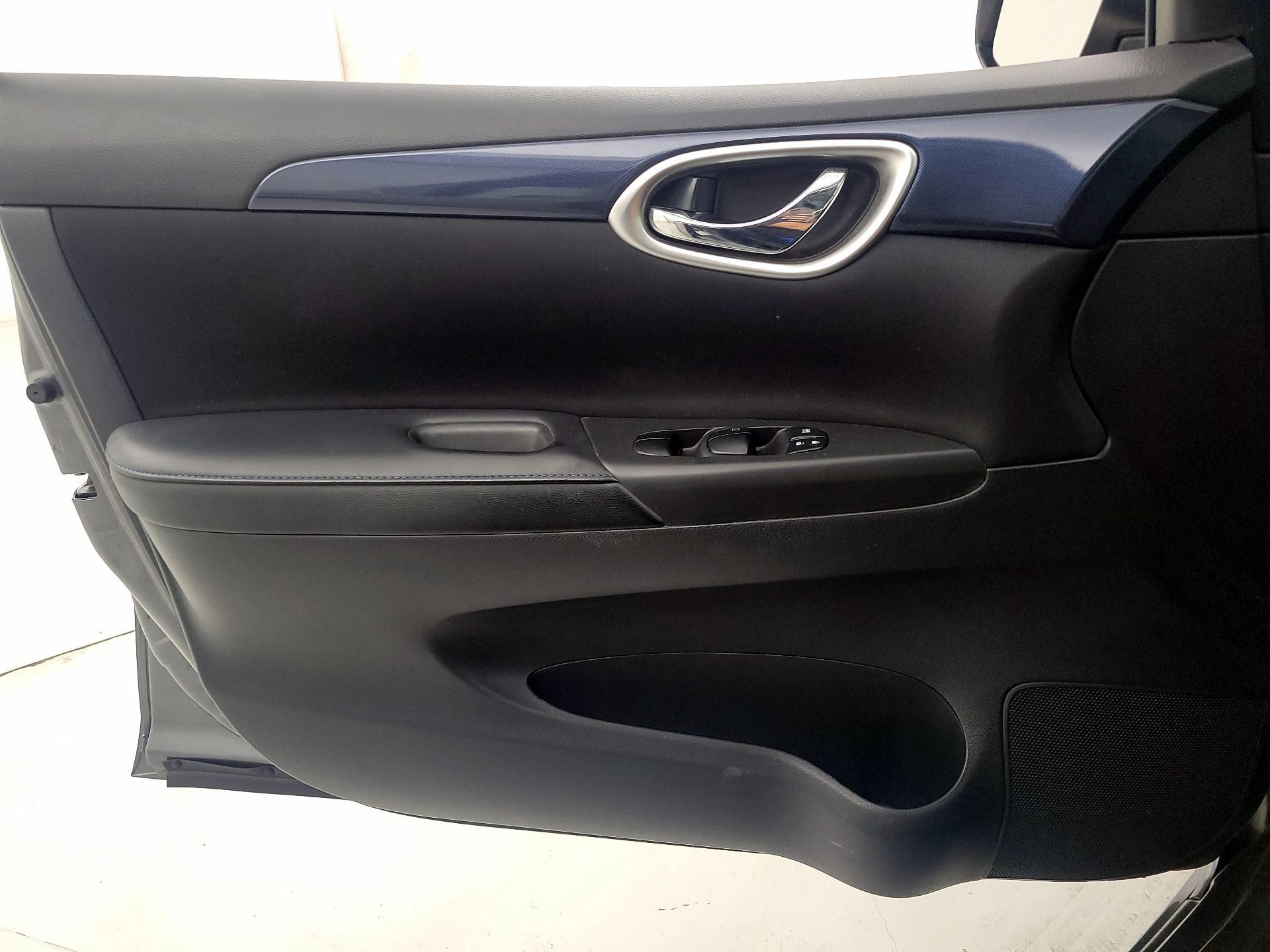 Thumbnail: 2018 Nissan Sentra - 12