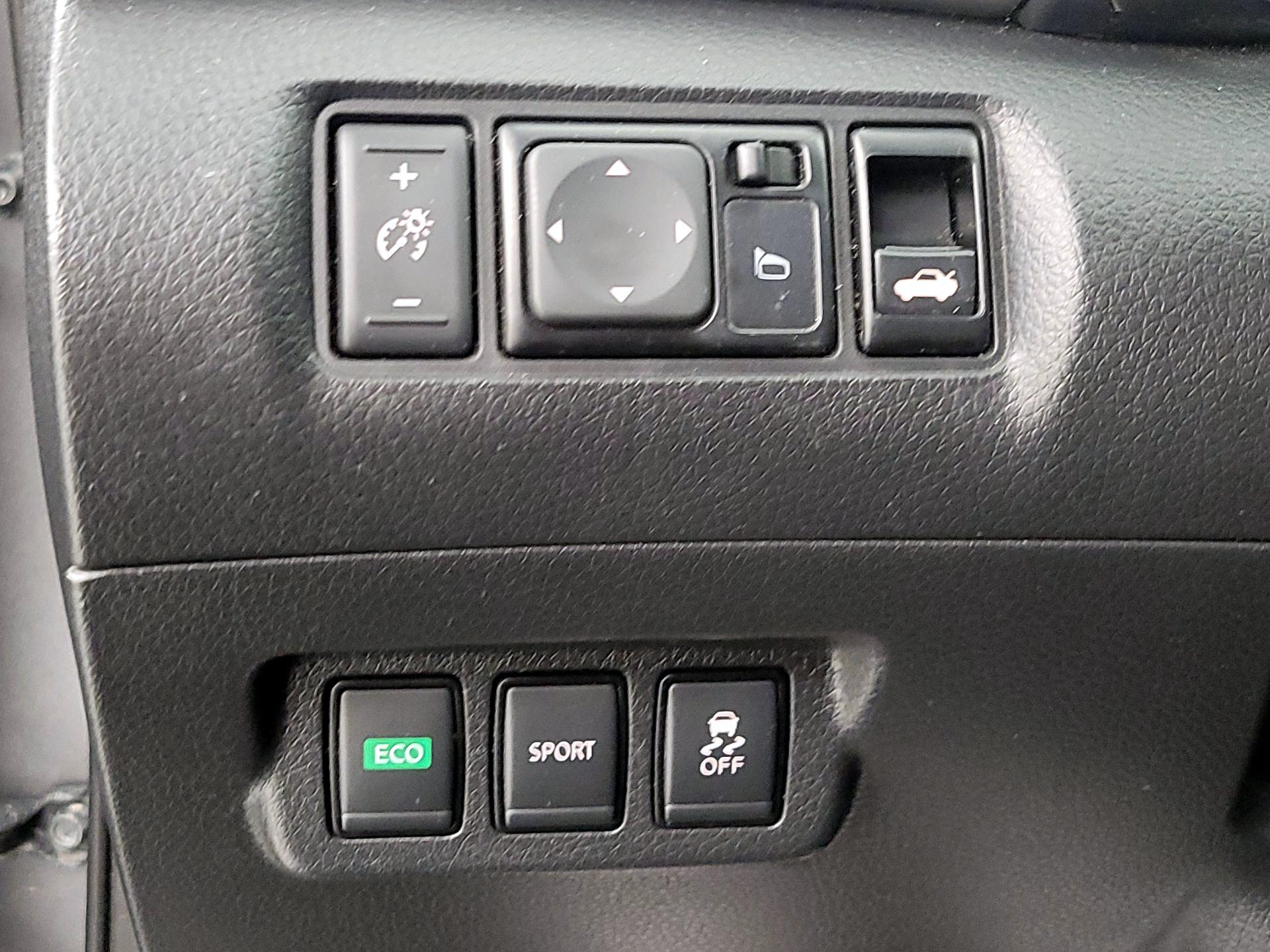 Thumbnail: 2018 Nissan Sentra - 13