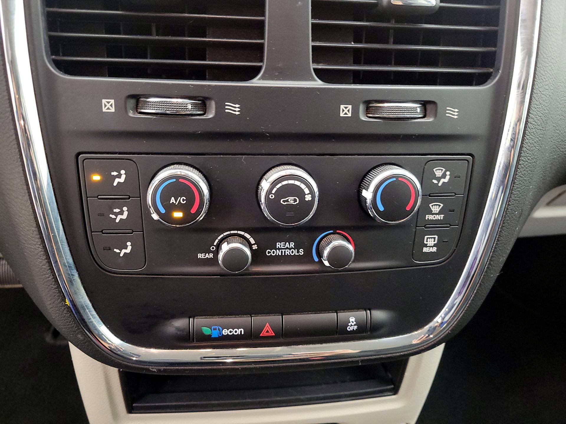 Thumbnail: 2017 Dodge Grand Caravan - 15