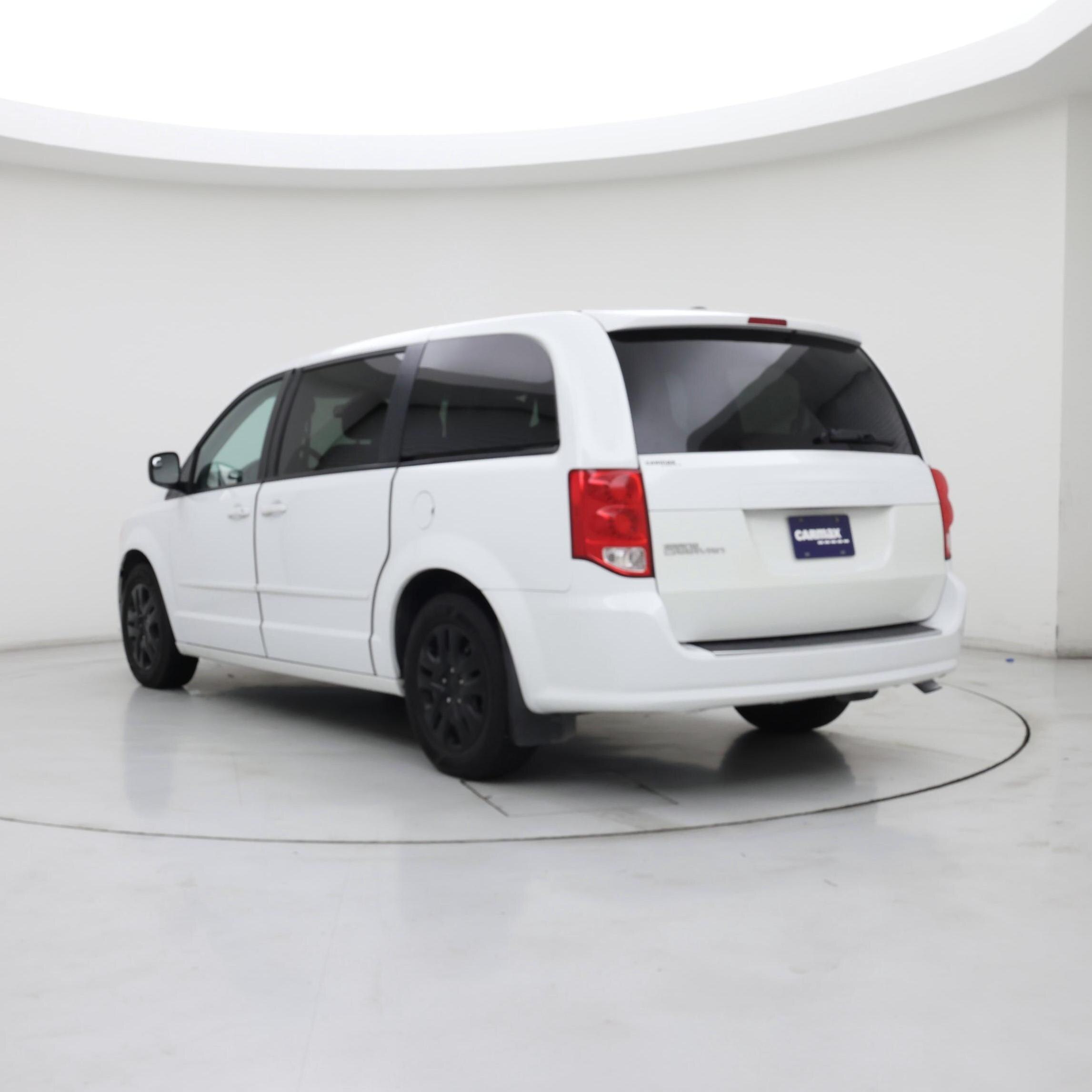 Thumbnail: 2017 Dodge Grand Caravan - 2