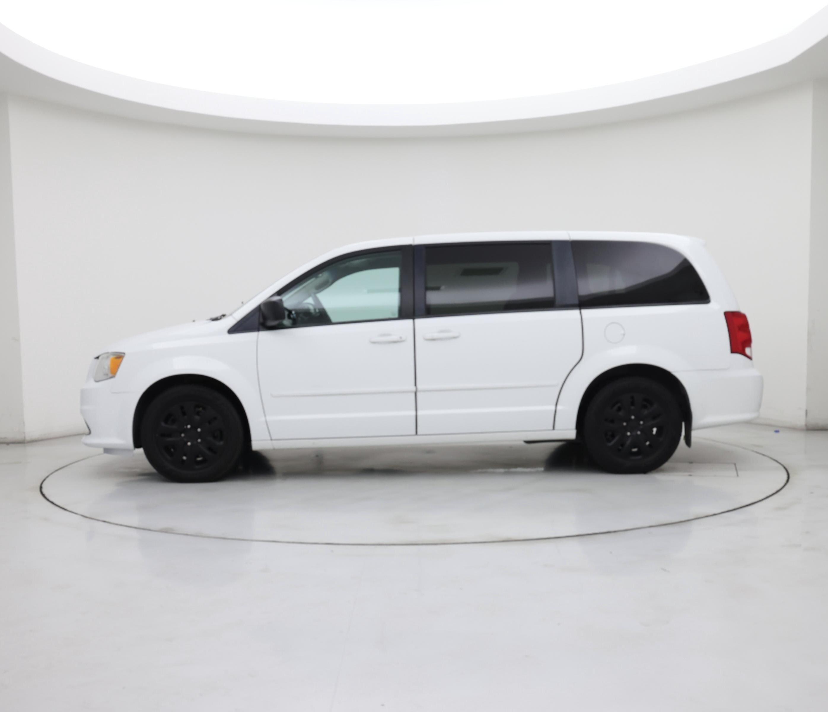 Thumbnail: 2017 Dodge Grand Caravan - 3