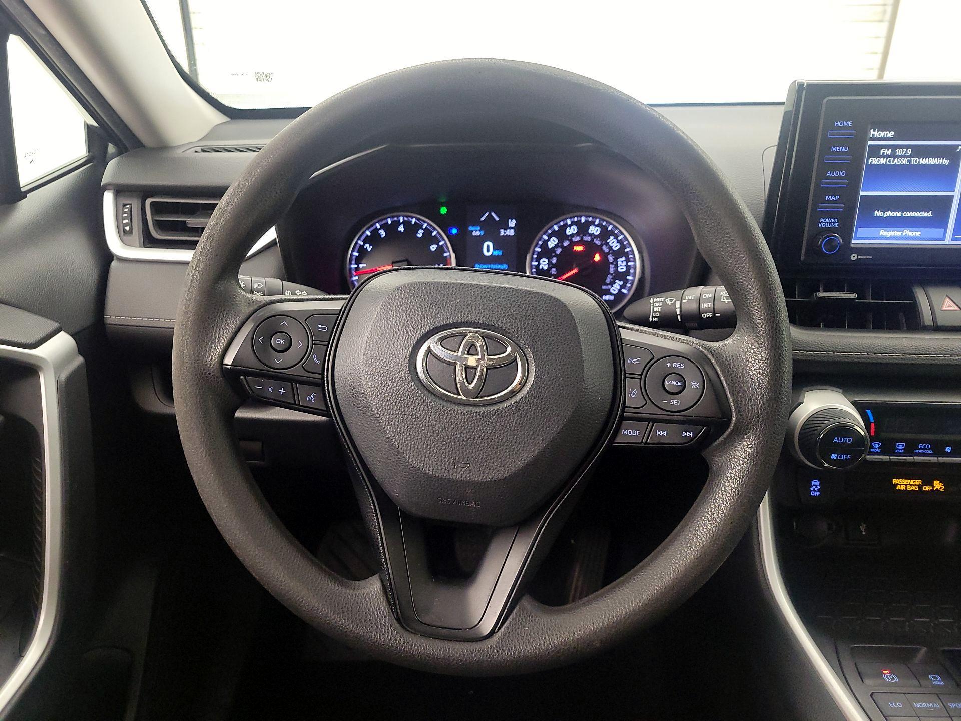 Thumbnail: 2020 Toyota RAV4 - 10