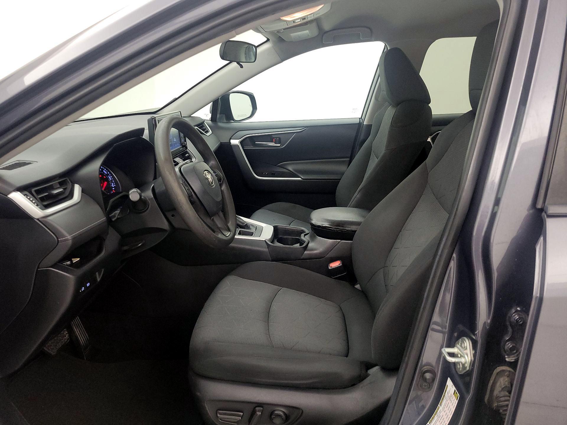 Thumbnail: 2020 Toyota RAV4 - 11