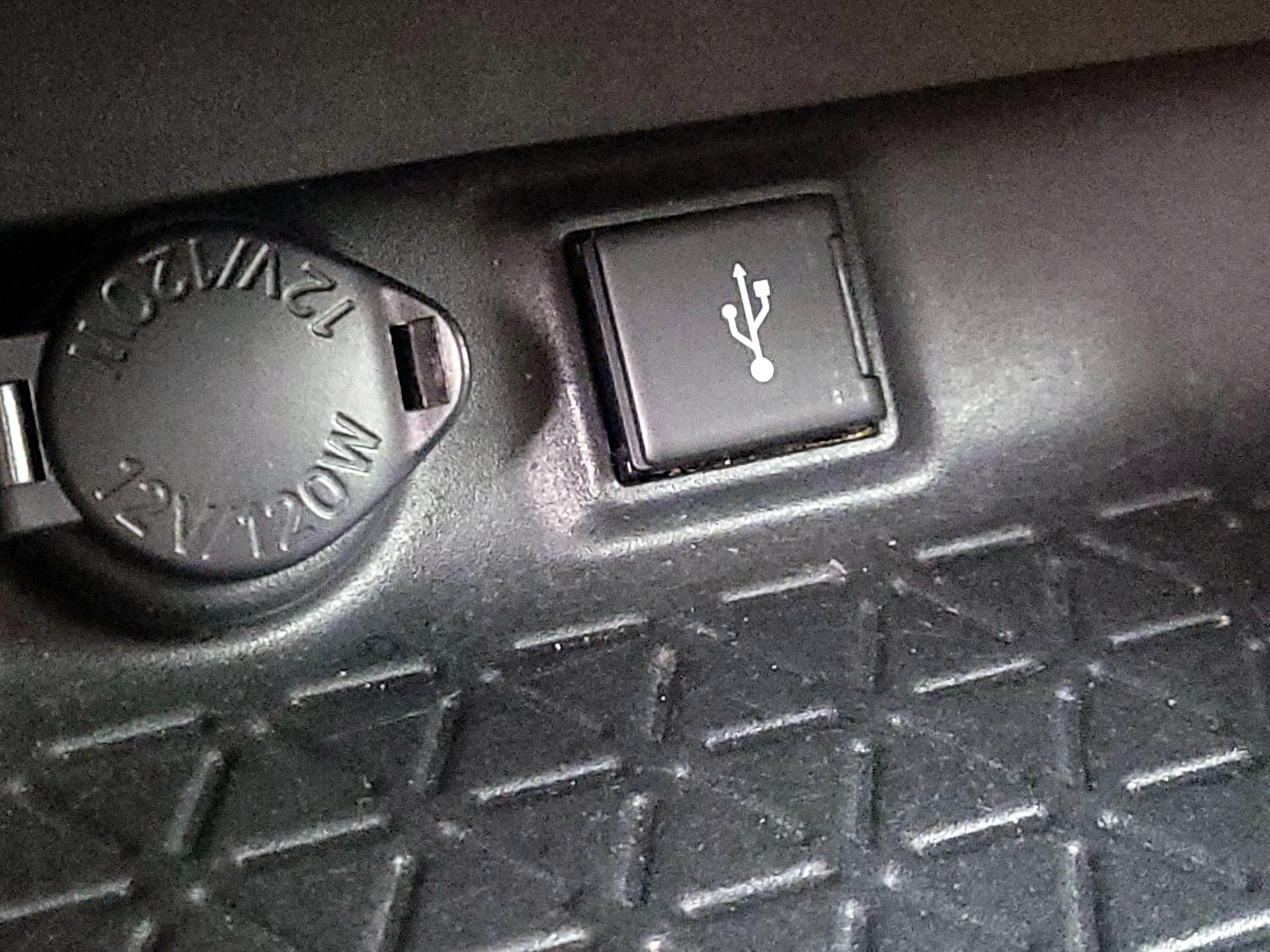 Thumbnail: 2020 Toyota RAV4 - 18