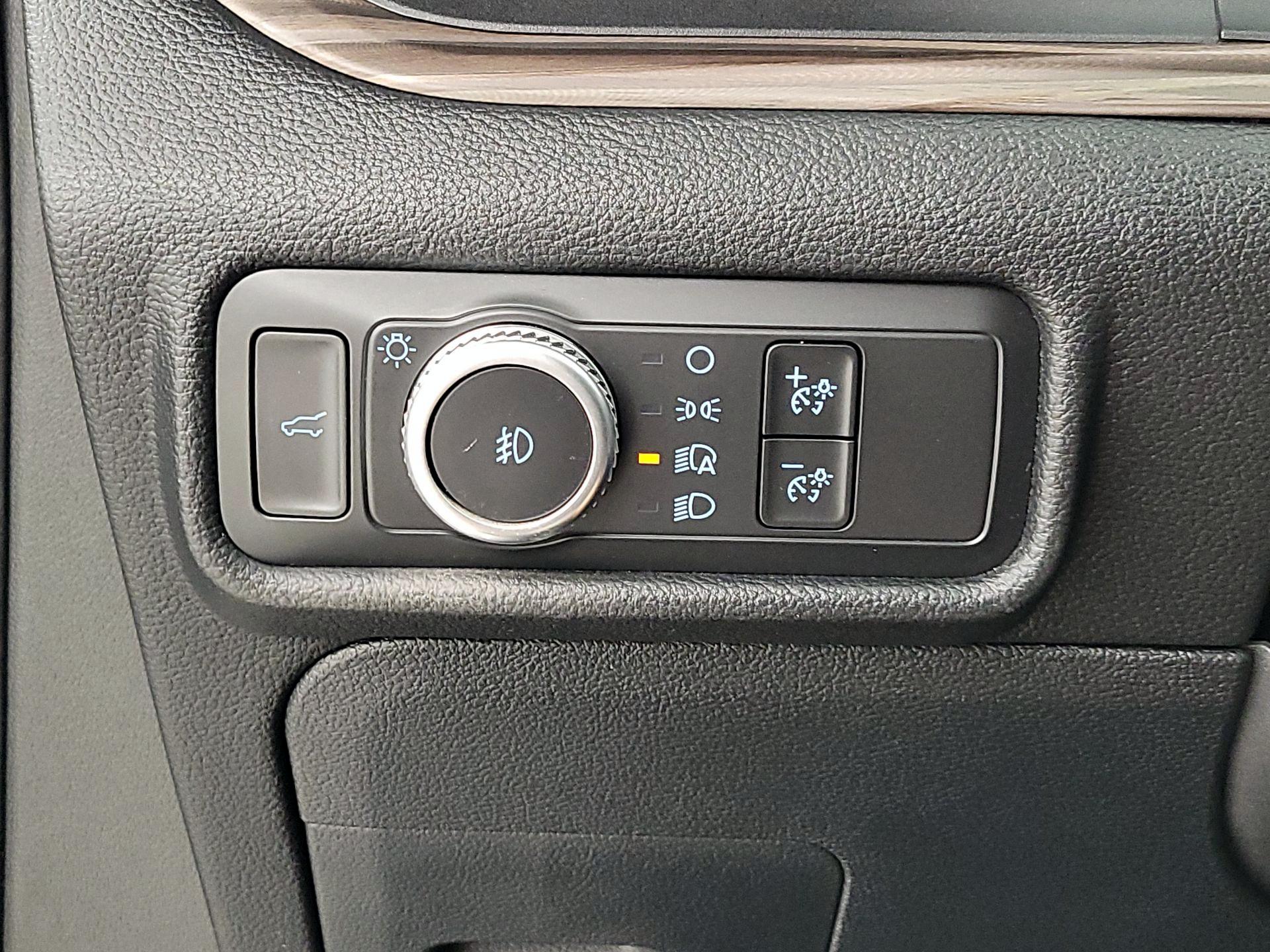 Thumbnail: 2021 Ford Explorer - 13