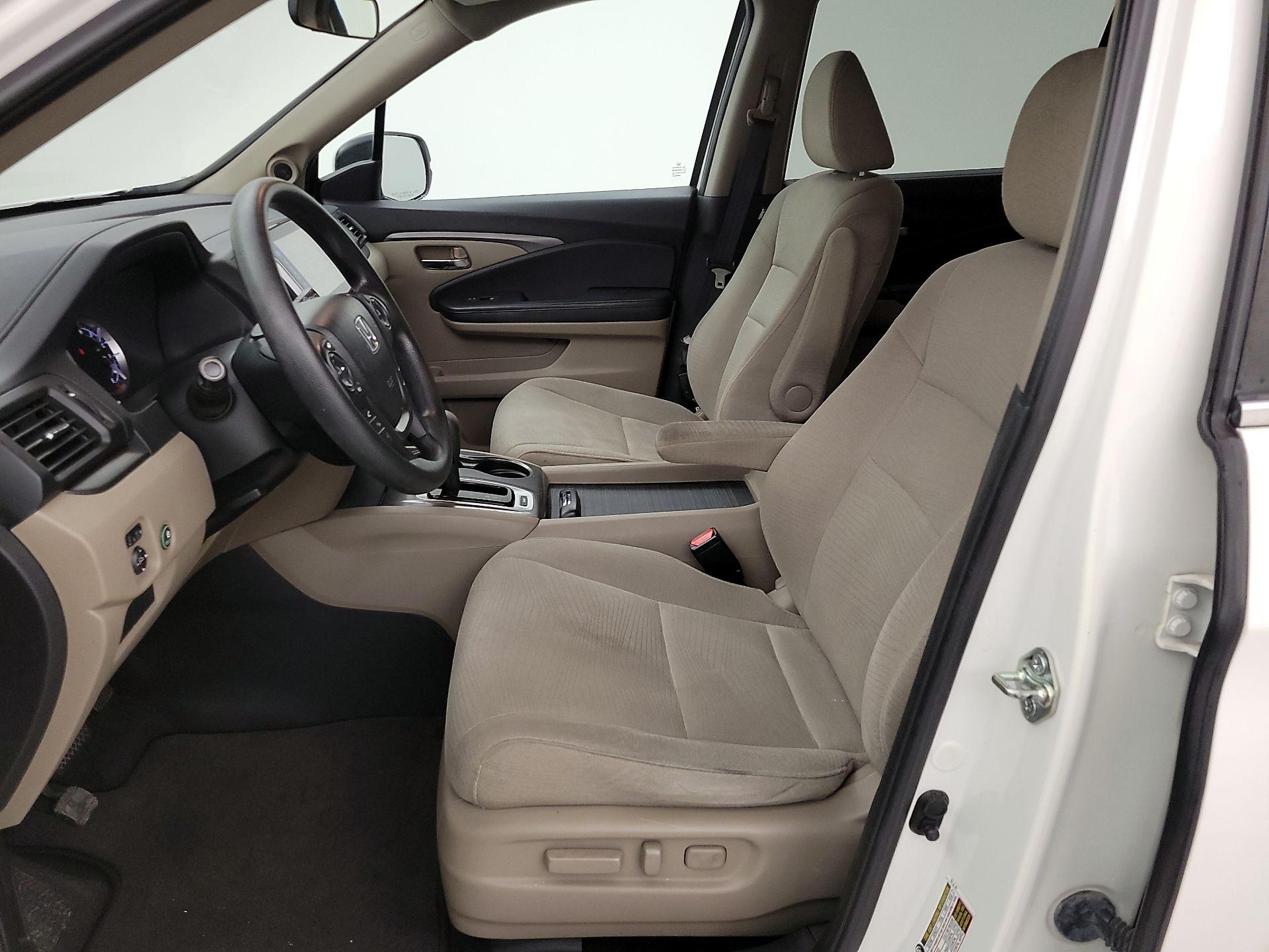 Thumbnail: 2016 Honda Pilot - 9