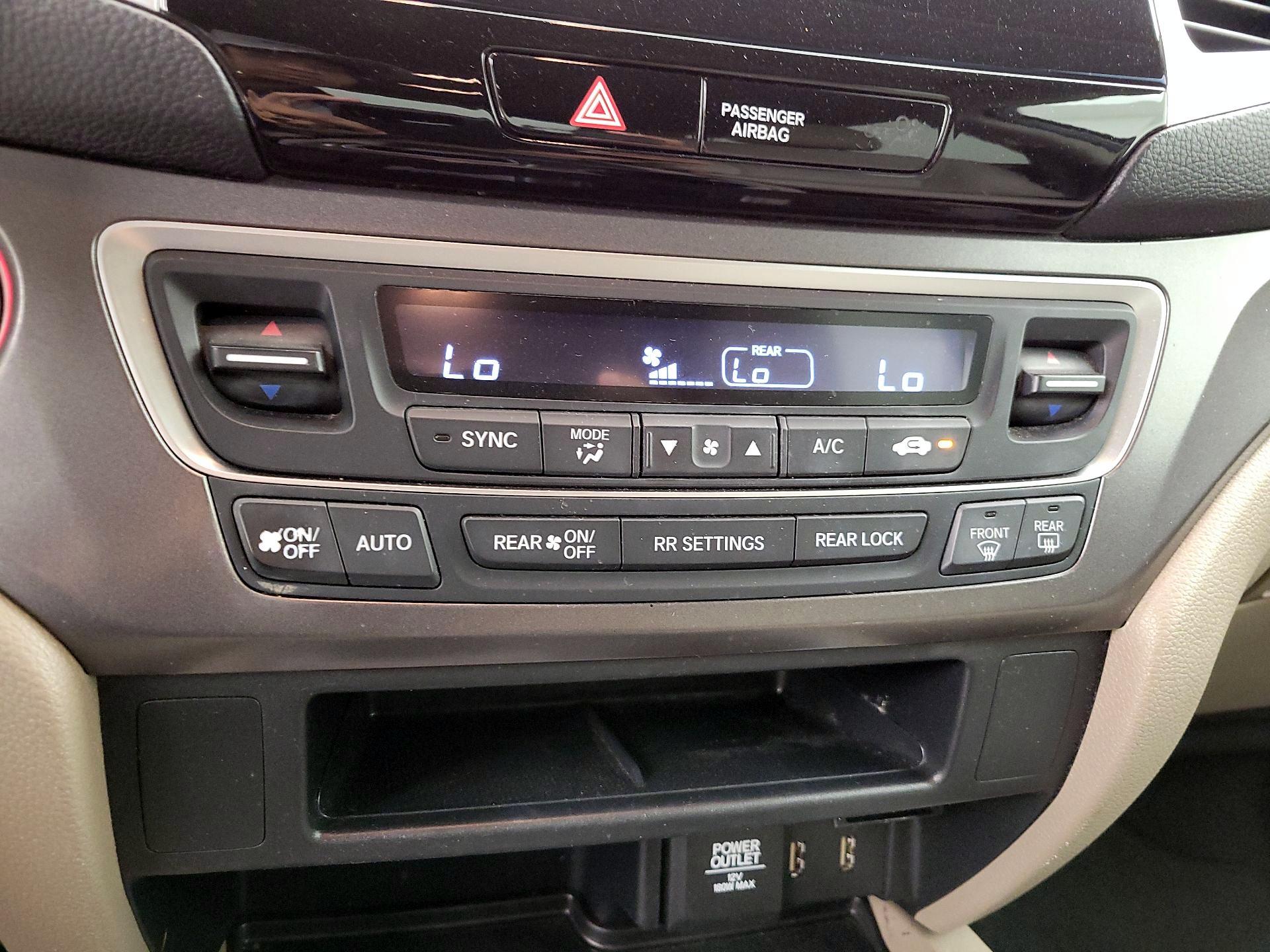 Thumbnail: 2016 Honda Pilot - 14