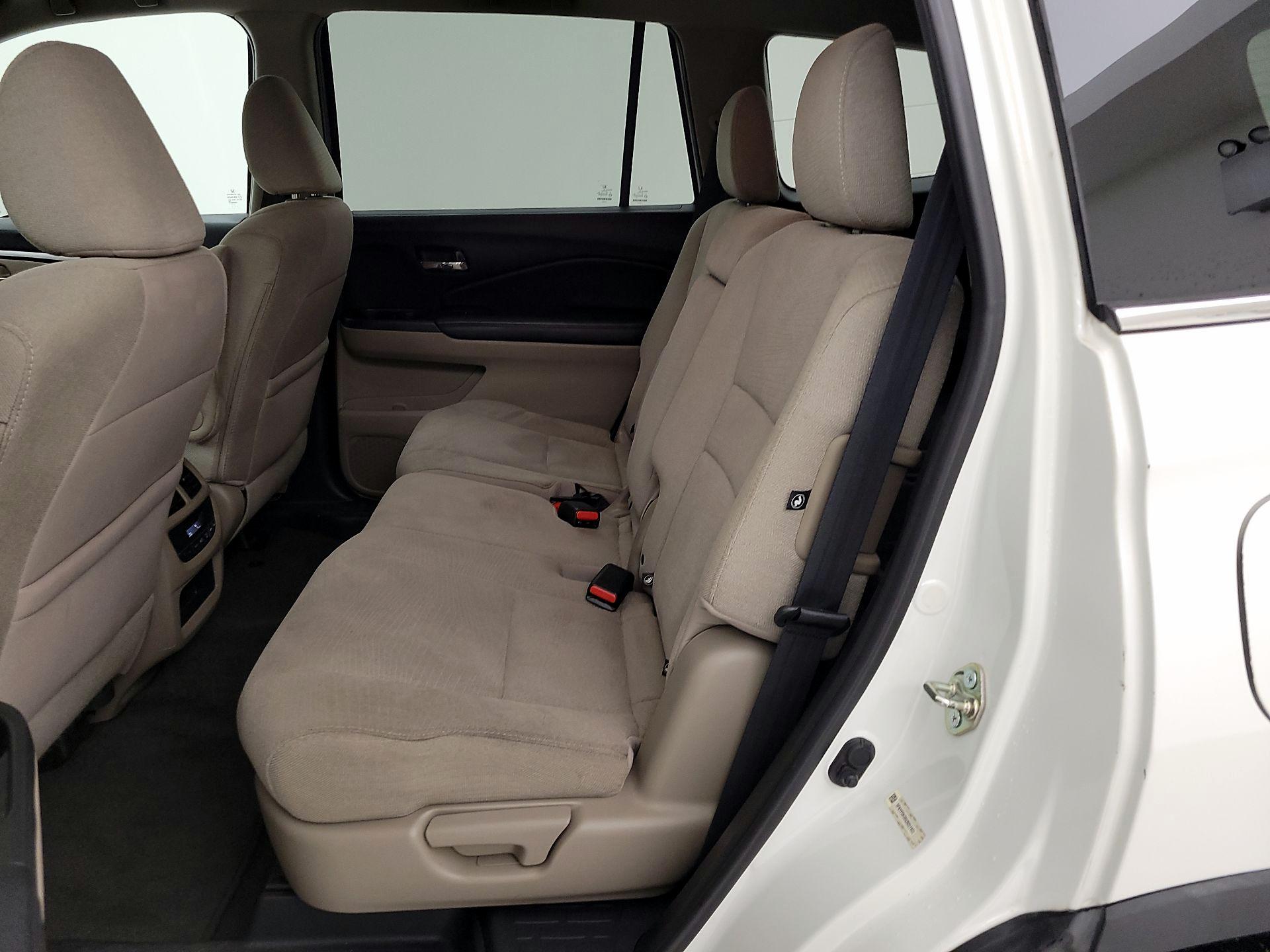 Thumbnail: 2016 Honda Pilot - 17