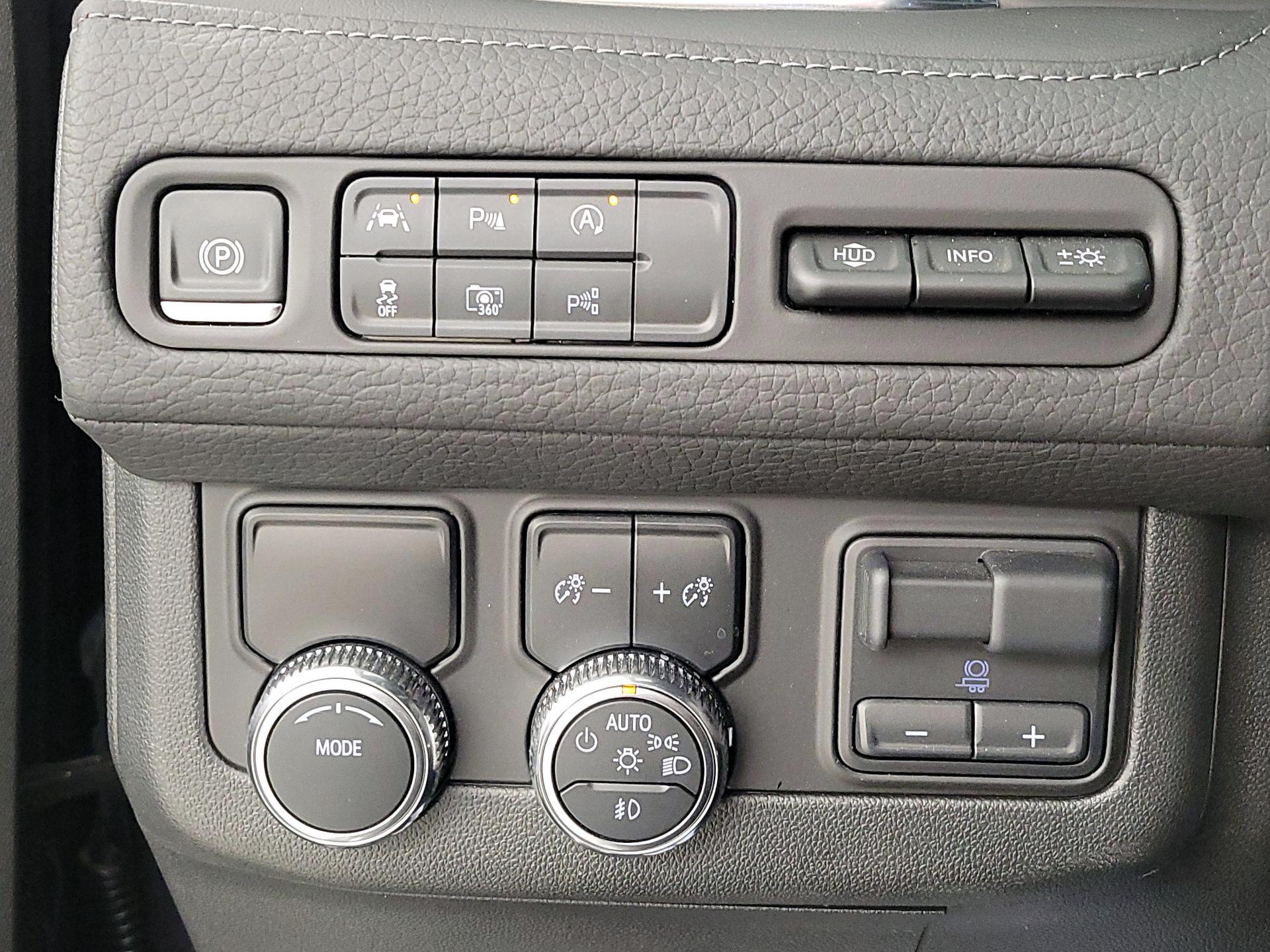 Thumbnail: 2024 GMC Yukon XL - 13