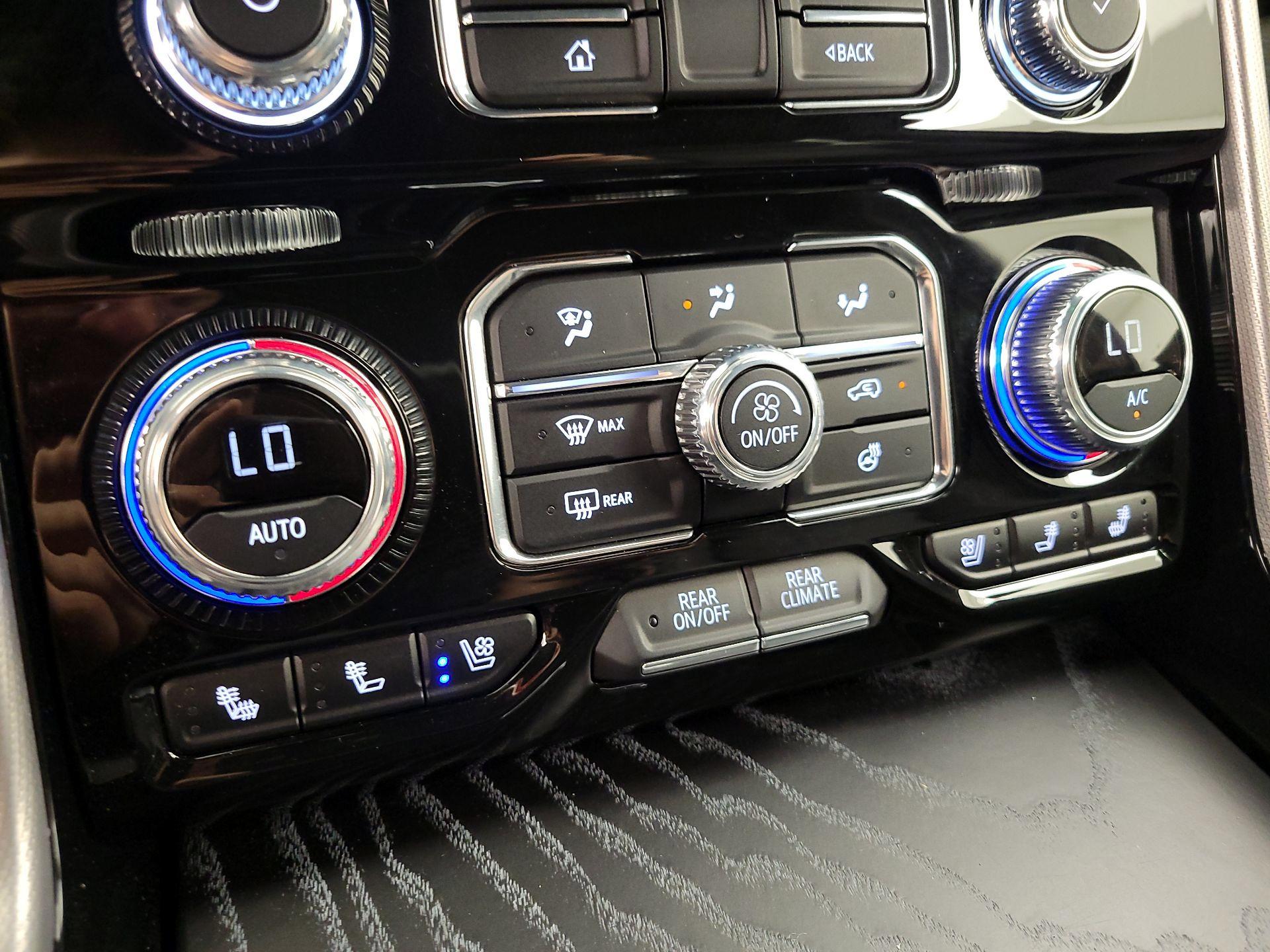 Thumbnail: 2024 GMC Yukon XL - 16