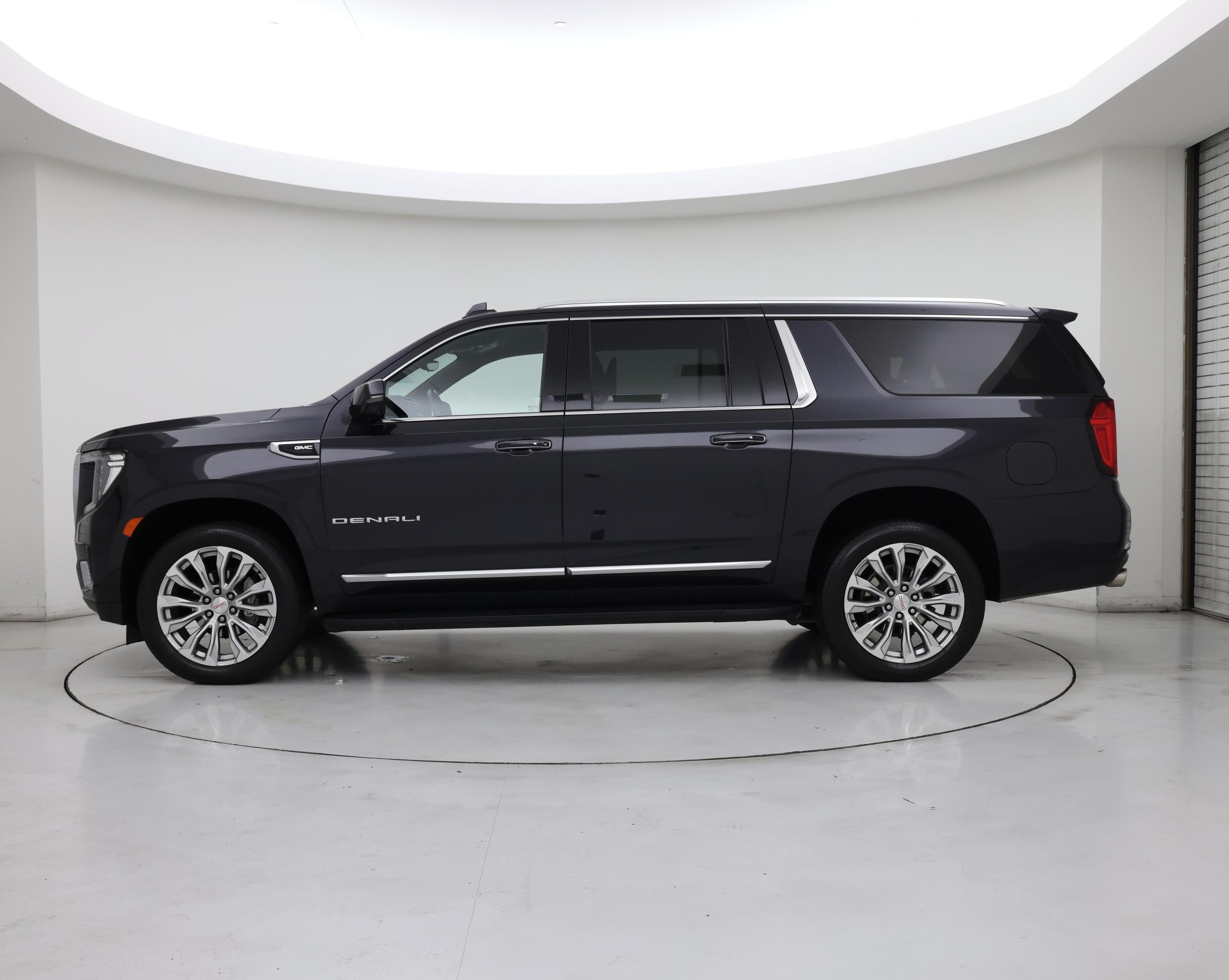 Thumbnail: 2024 GMC Yukon XL - 3