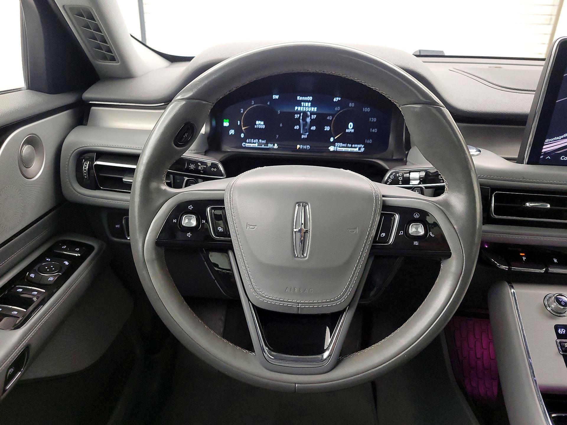 Thumbnail: 2020 Lincoln Aviator - 10