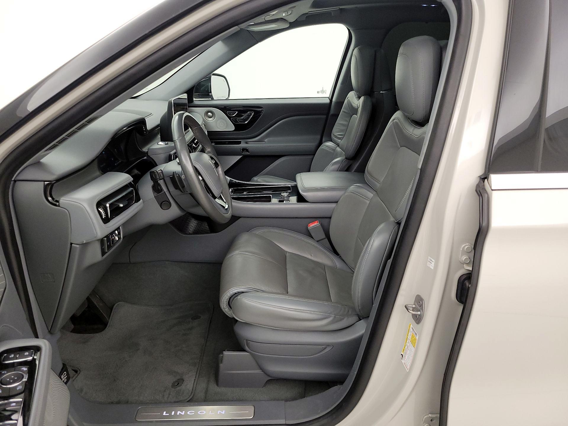 Thumbnail: 2020 Lincoln Aviator - 11