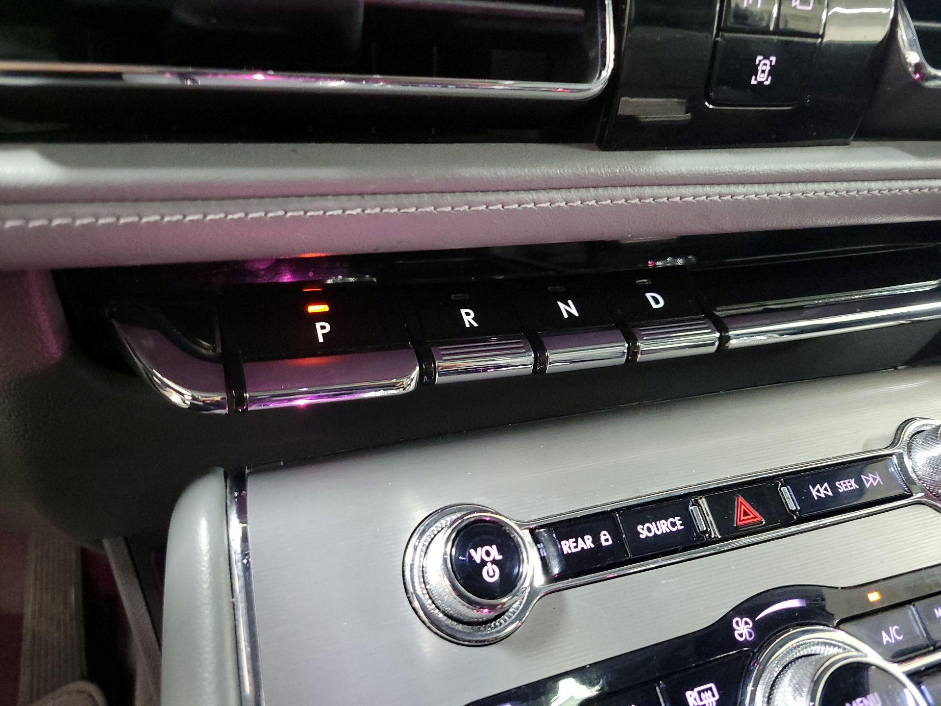 Thumbnail: 2020 Lincoln Aviator - 18