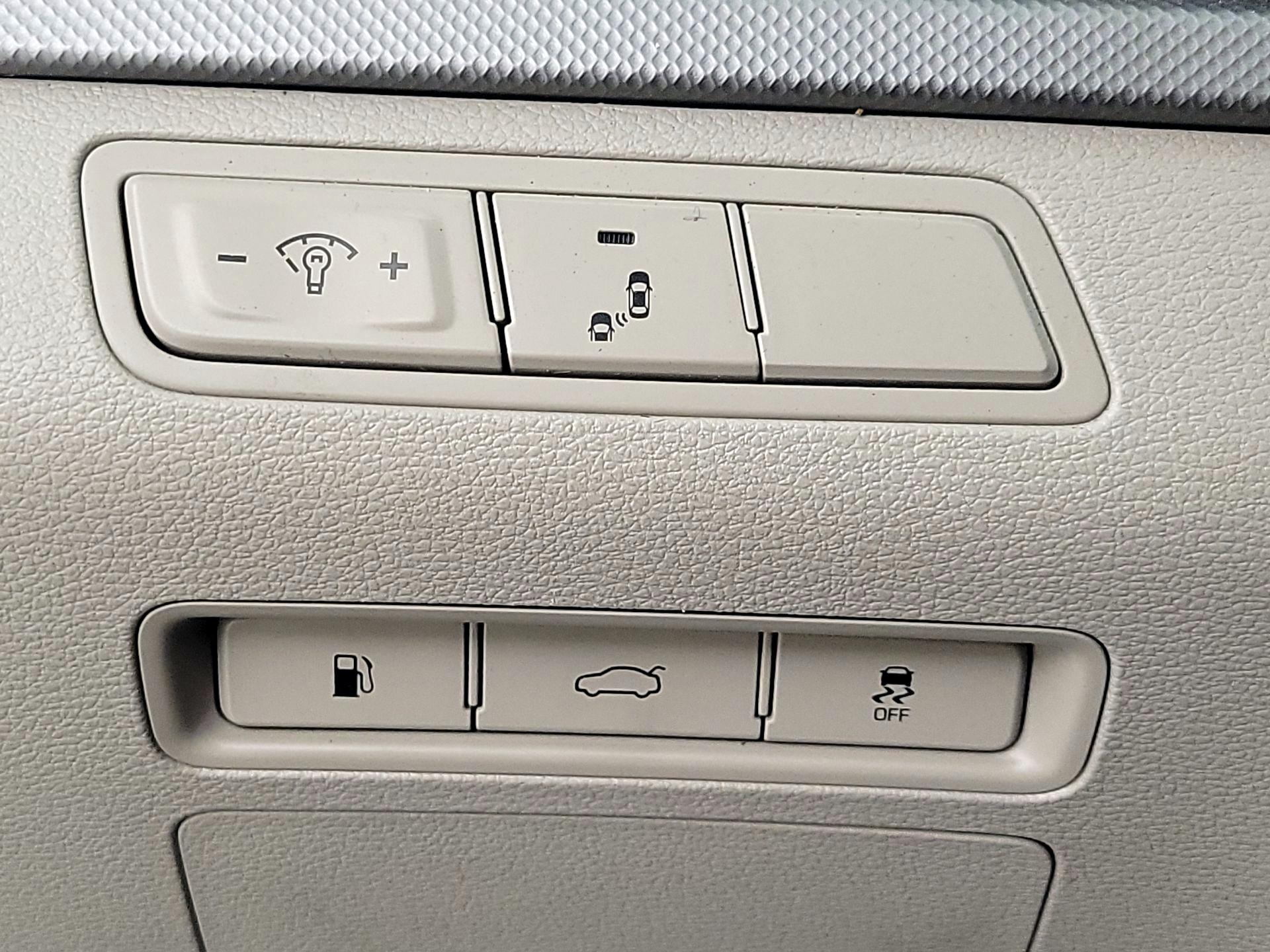 Thumbnail: 2019 Hyundai Sonata - 11