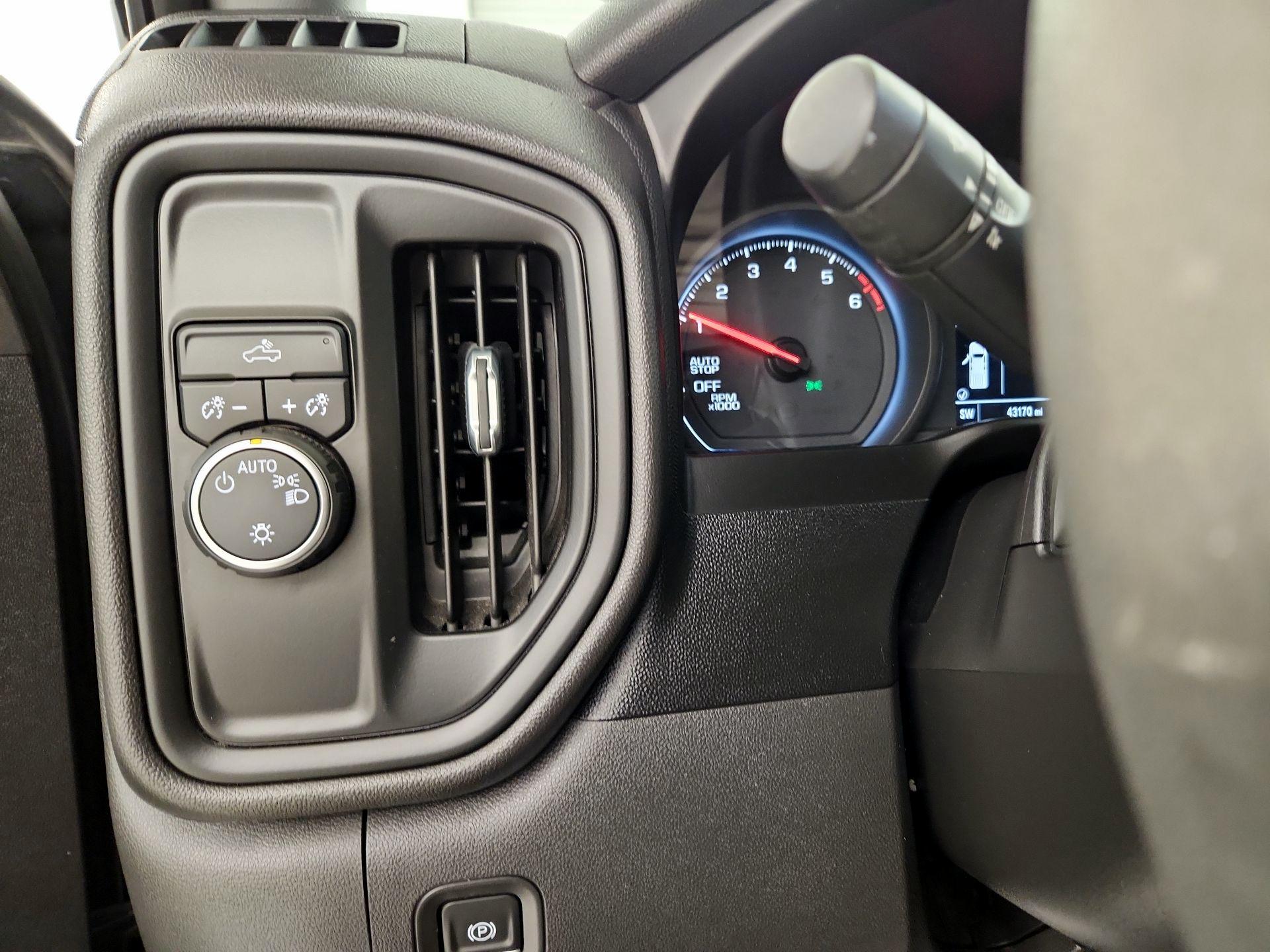 Thumbnail: 2021 Chevrolet Silverado 1500 - 13