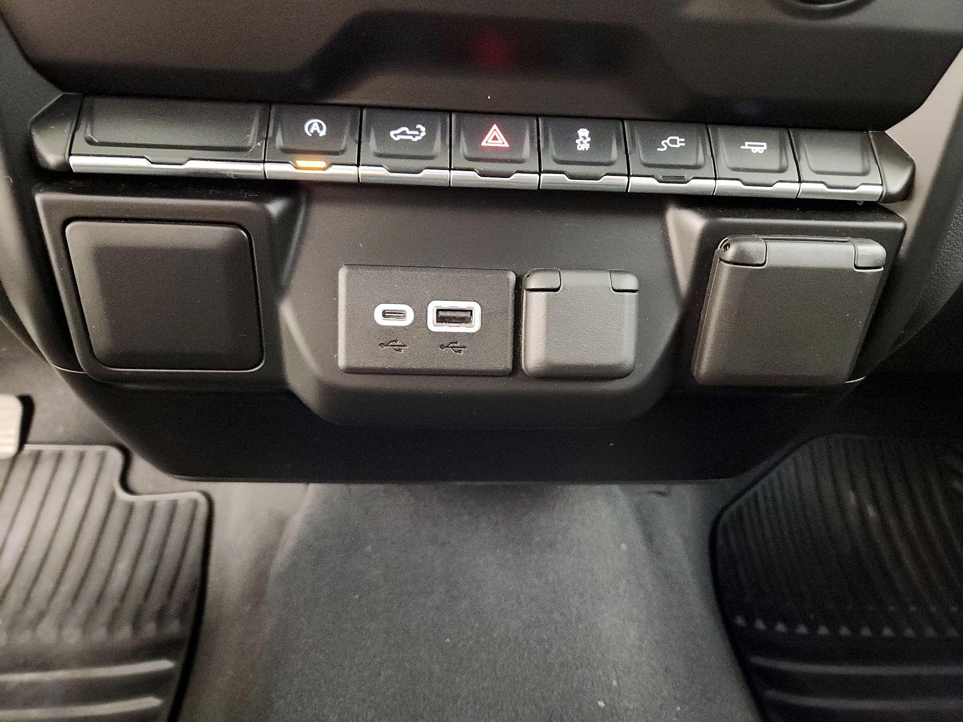 Thumbnail: 2021 Chevrolet Silverado 1500 - 18