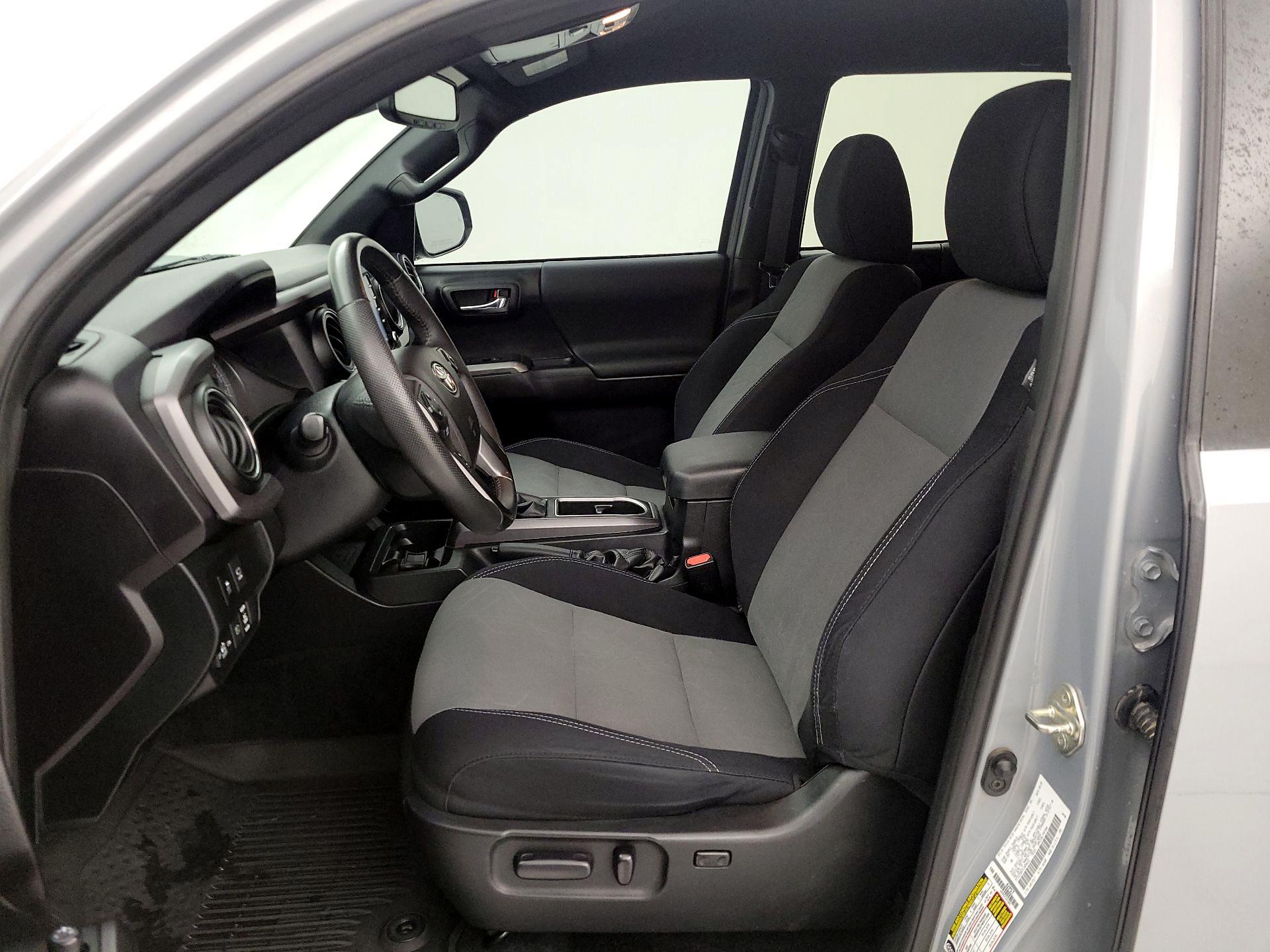 Thumbnail: 2020 Toyota Tacoma - 9