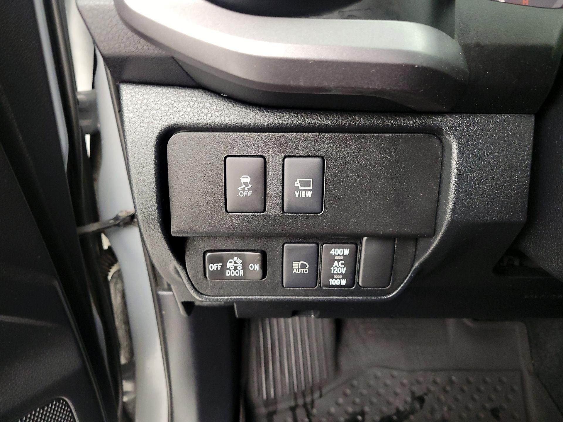 Thumbnail: 2020 Toyota Tacoma - 11