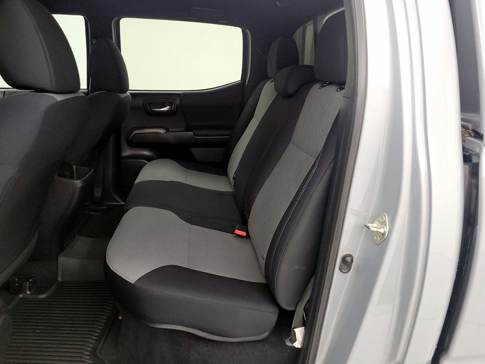 Thumbnail: 2020 Toyota Tacoma - 18