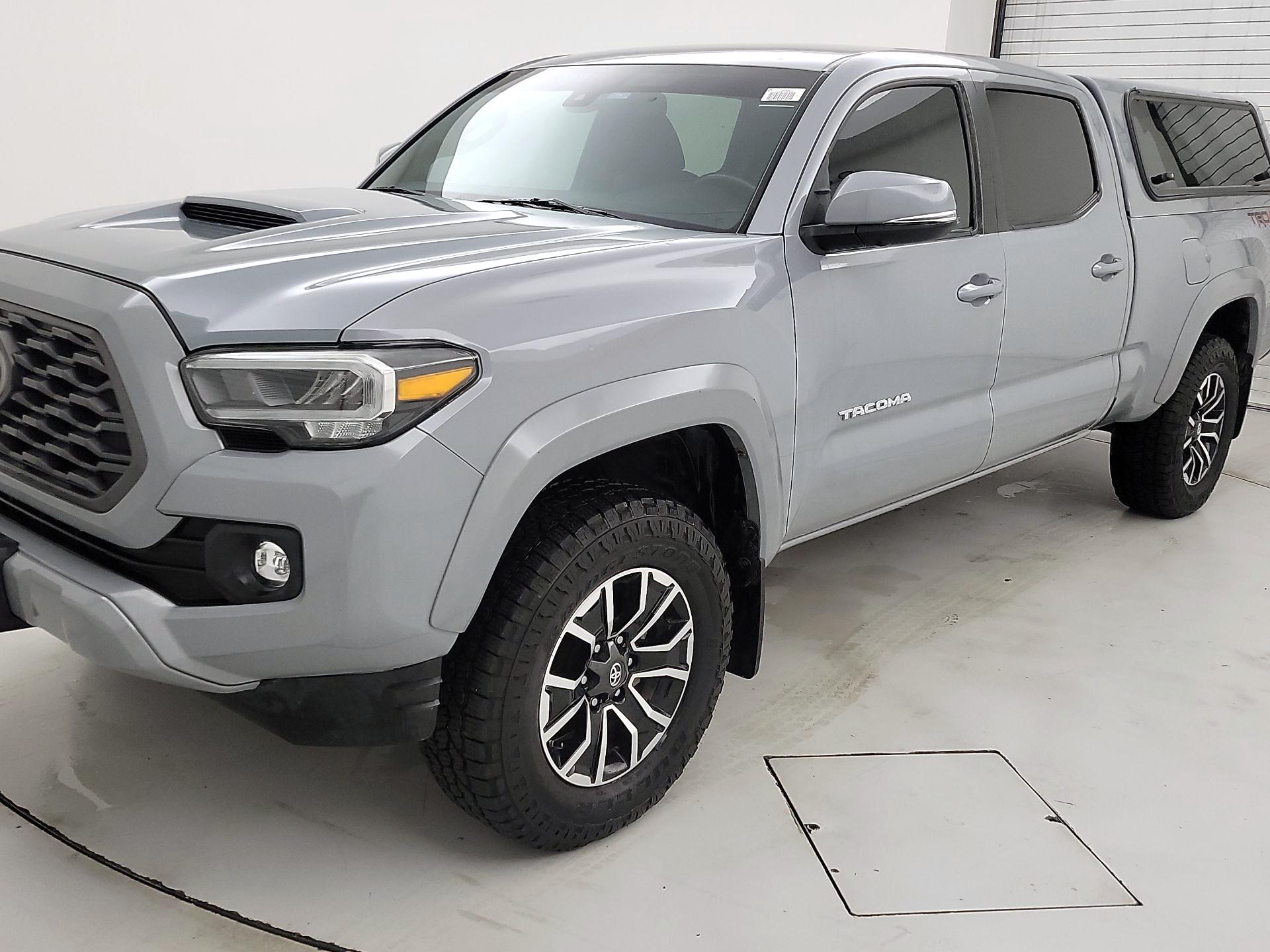 Thumbnail: 2020 Toyota Tacoma - 3