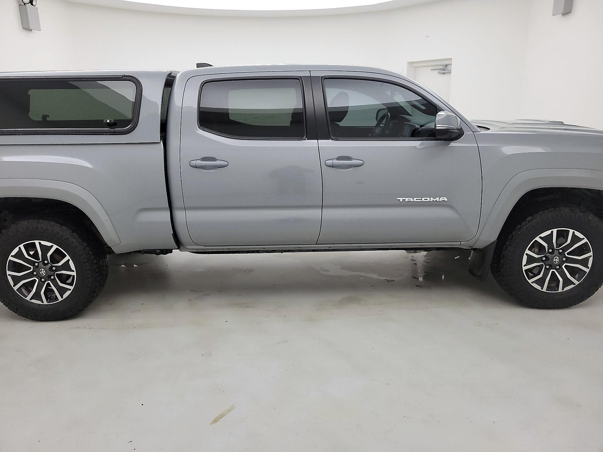 Thumbnail: 2020 Toyota Tacoma - 4