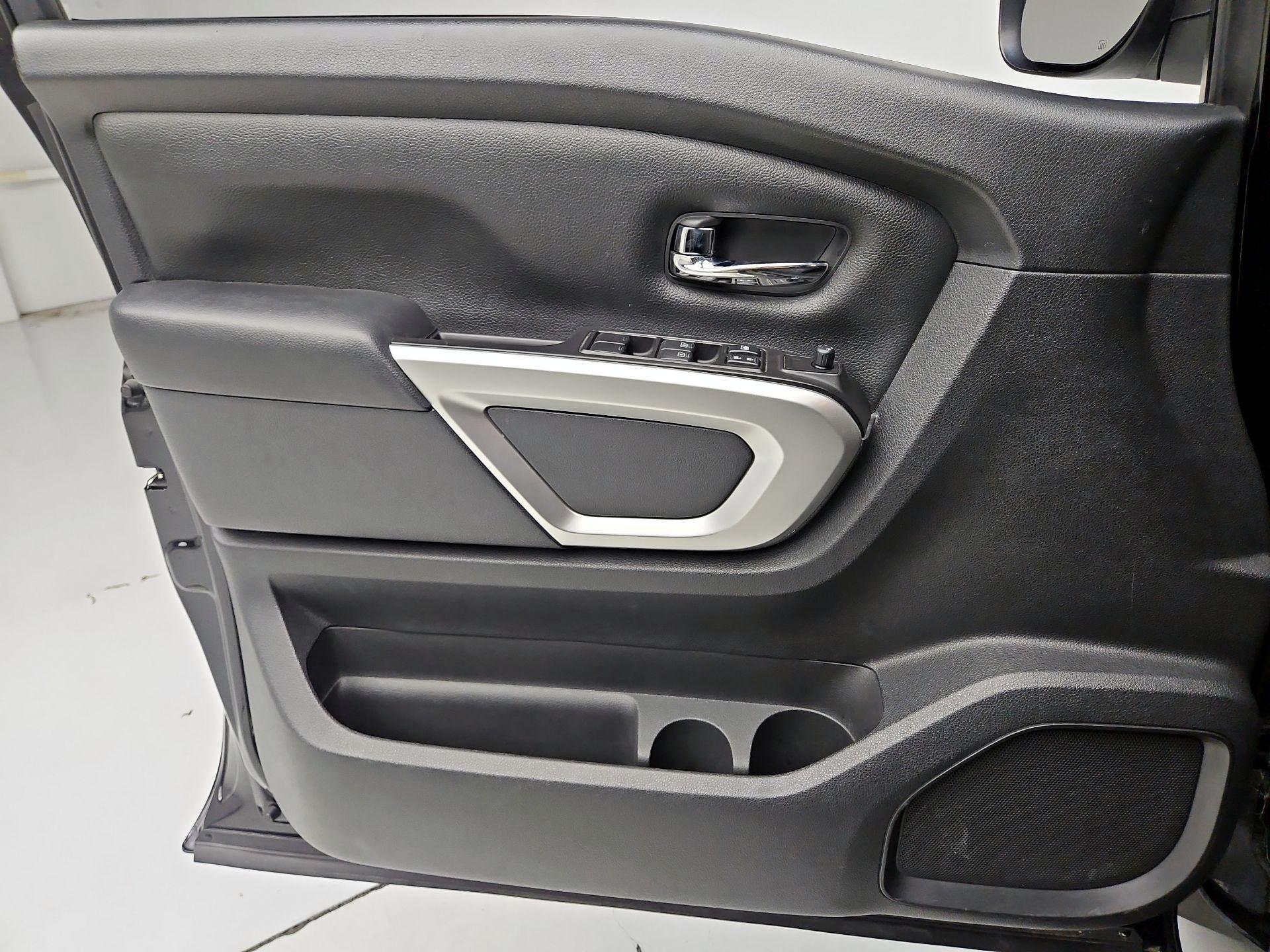 Thumbnail: 2020 Nissan Titan - 12