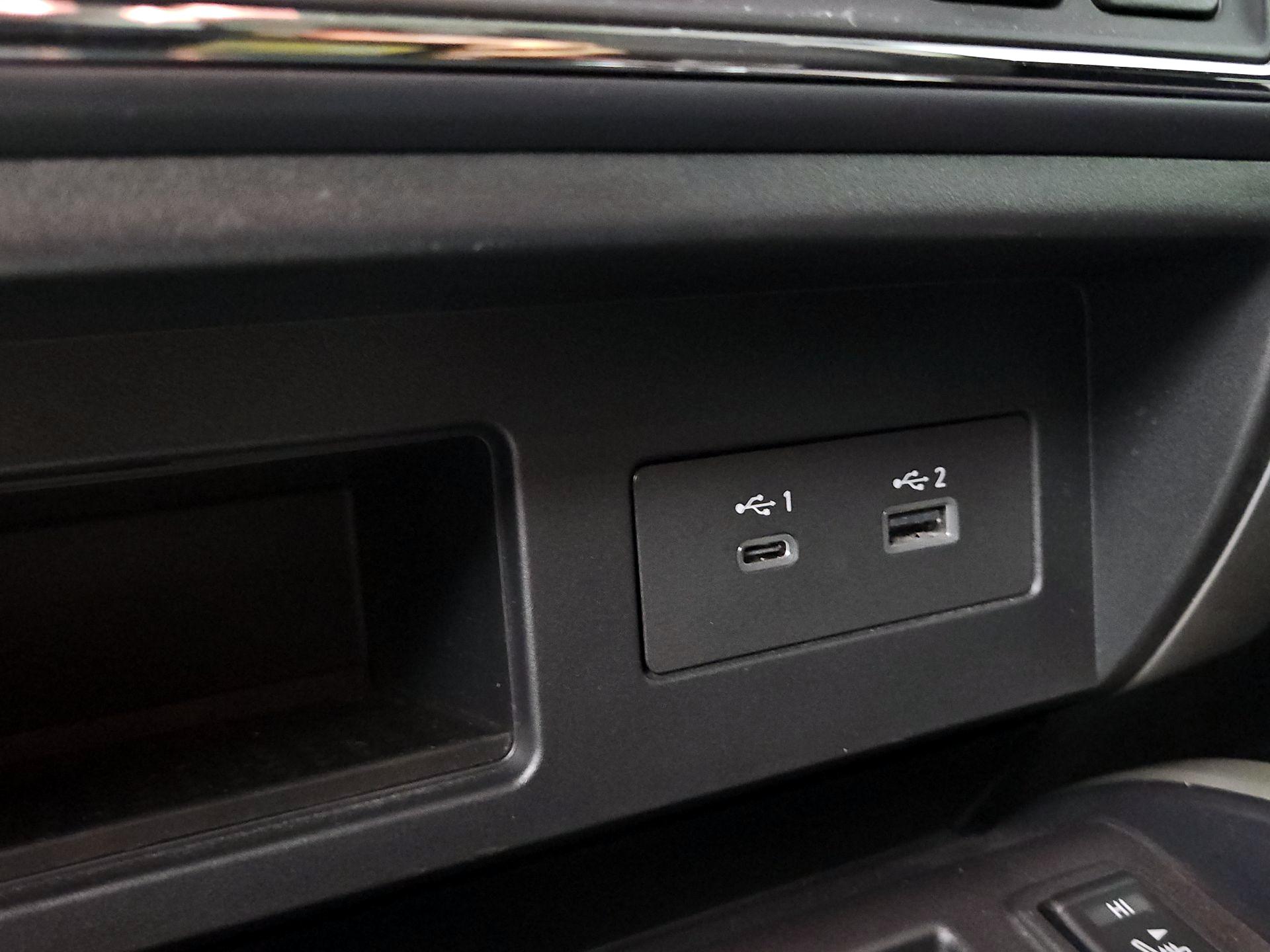 Thumbnail: 2020 Nissan Titan - 19