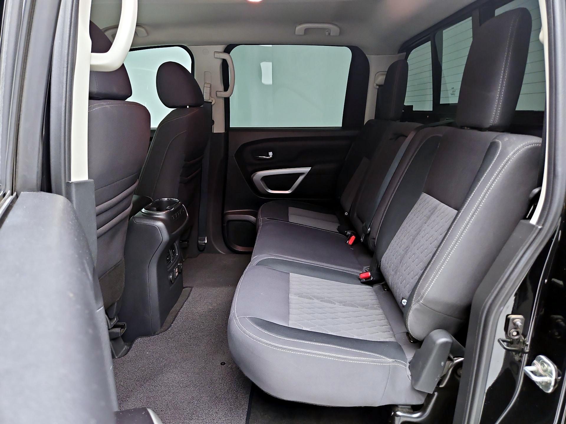 Thumbnail: 2020 Nissan Titan - 20