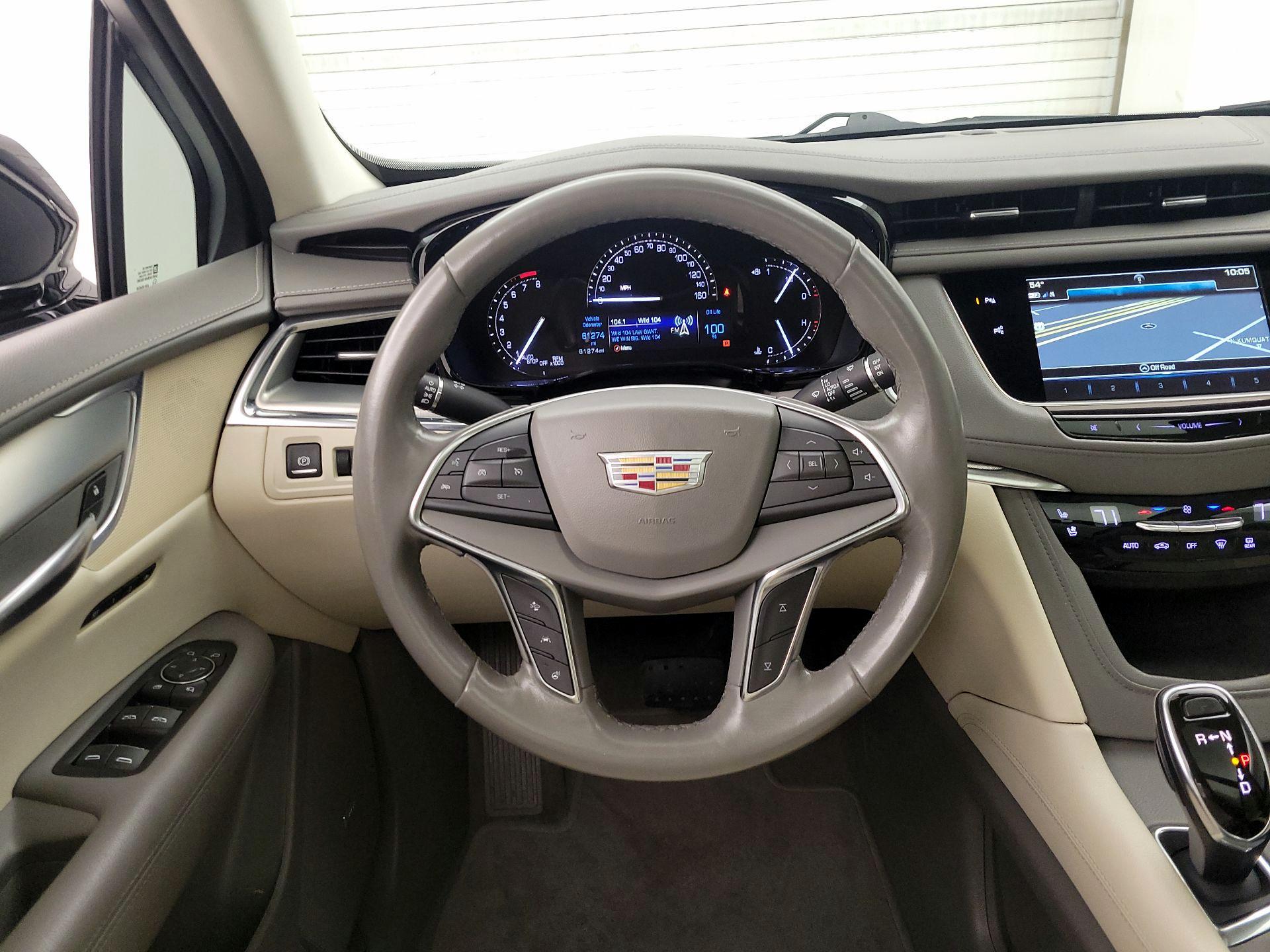 Thumbnail: 2018 Cadillac XT5 - 10