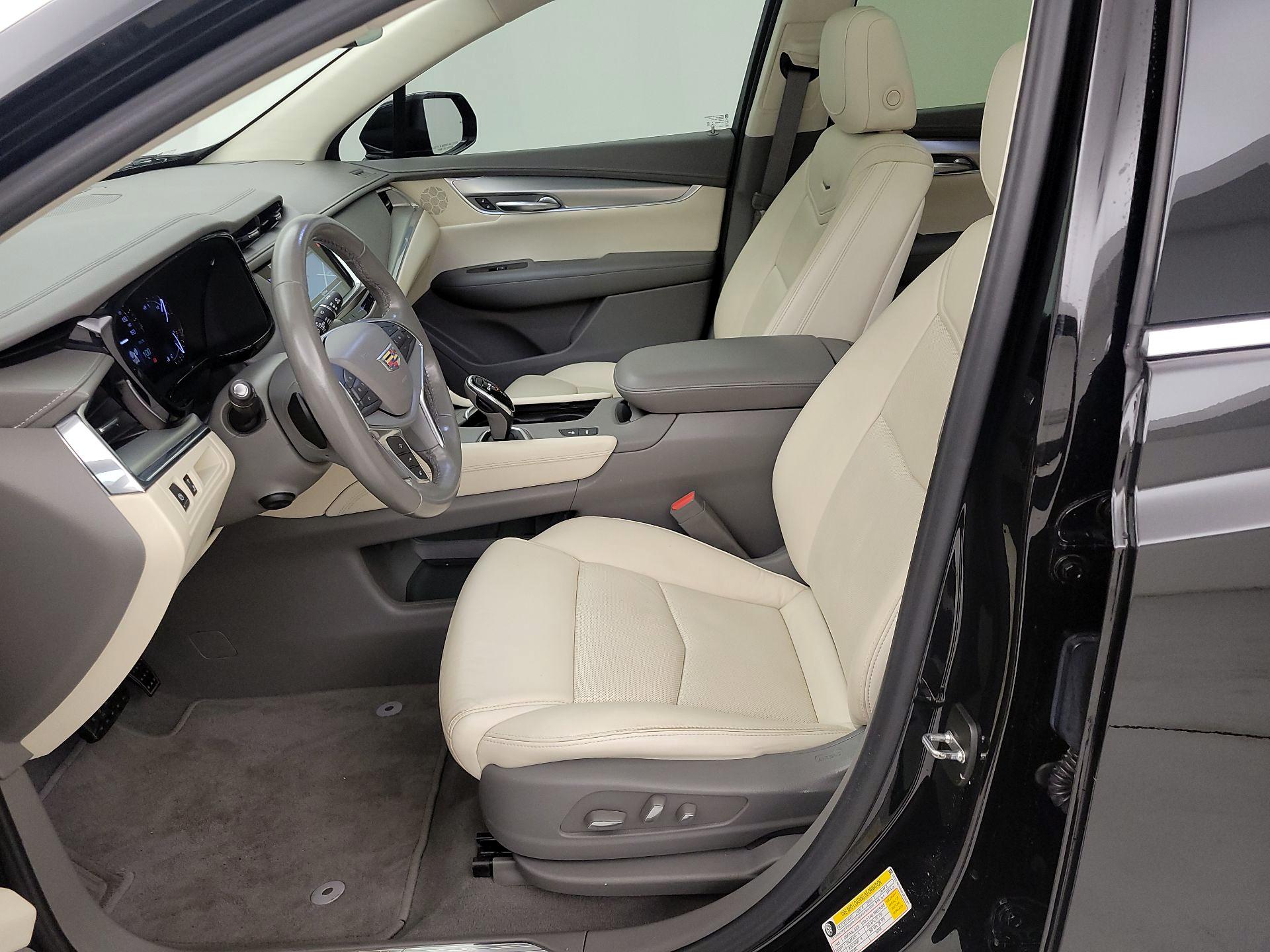 Thumbnail: 2018 Cadillac XT5 - 11