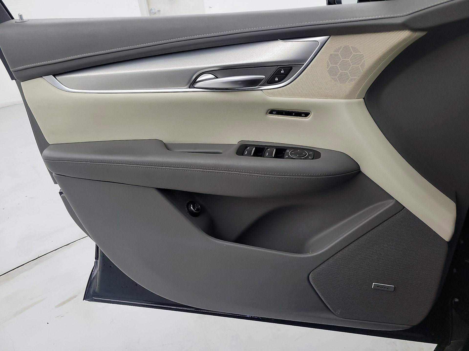 Thumbnail: 2018 Cadillac XT5 - 12