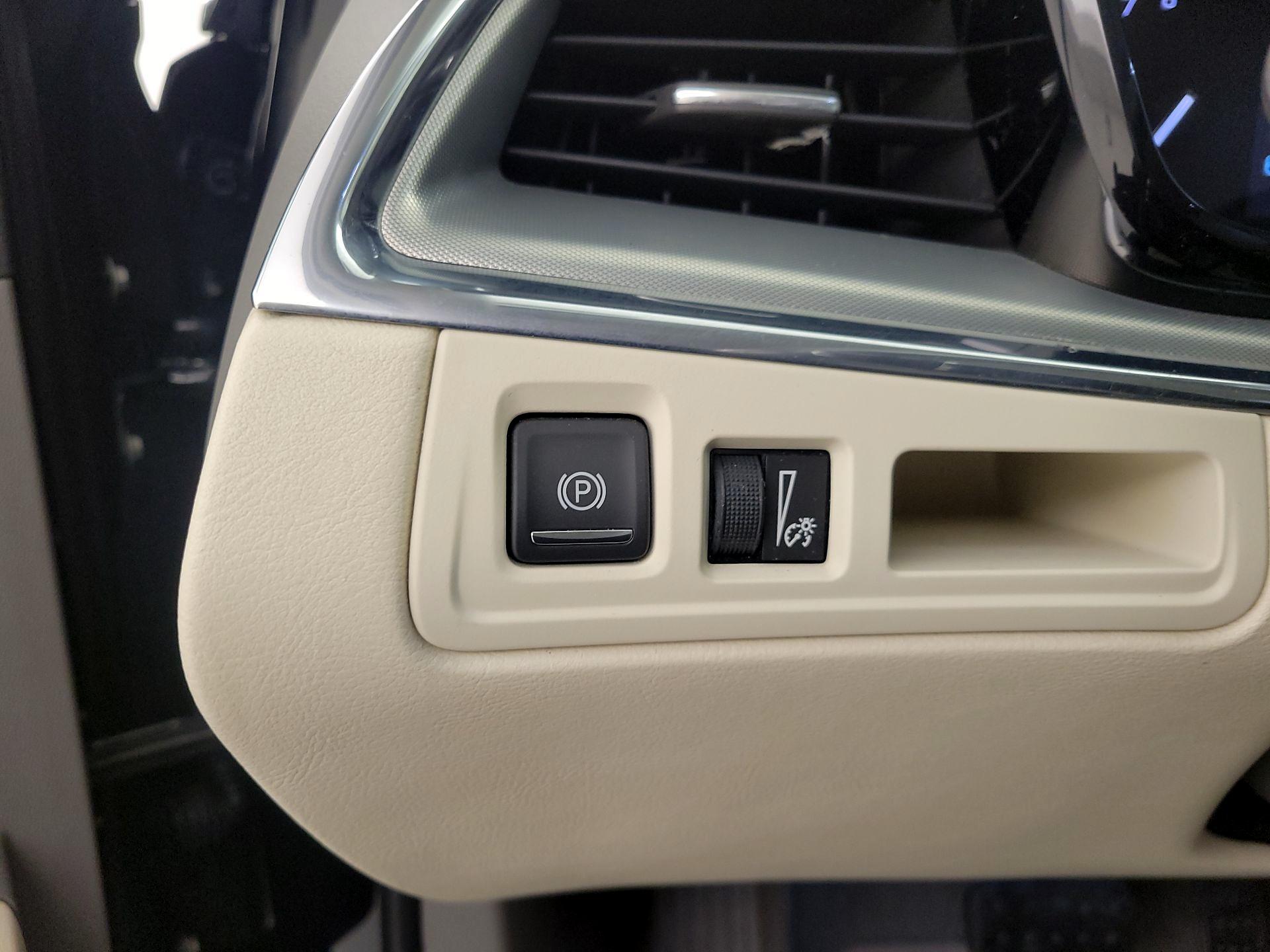 Thumbnail: 2018 Cadillac XT5 - 13